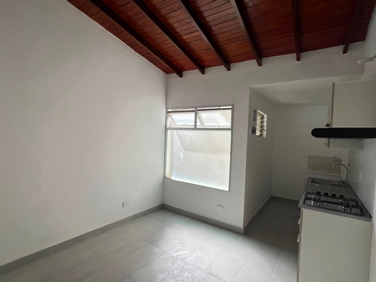 Apartaestudio en arriendo en Bolivariana, Laureles, Medellín — foto 2 de 12