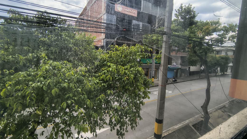 Local en arriendo en Manrique, Centro, Medellín — foto 1 de 12