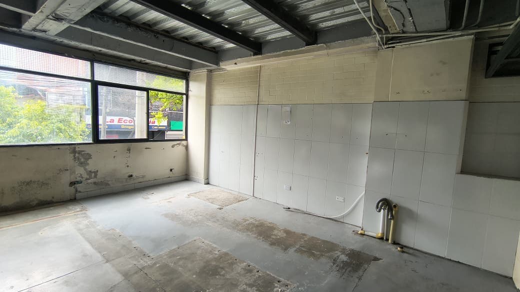 Local en arriendo en Manrique, Centro, Medellín — foto 4 de 12