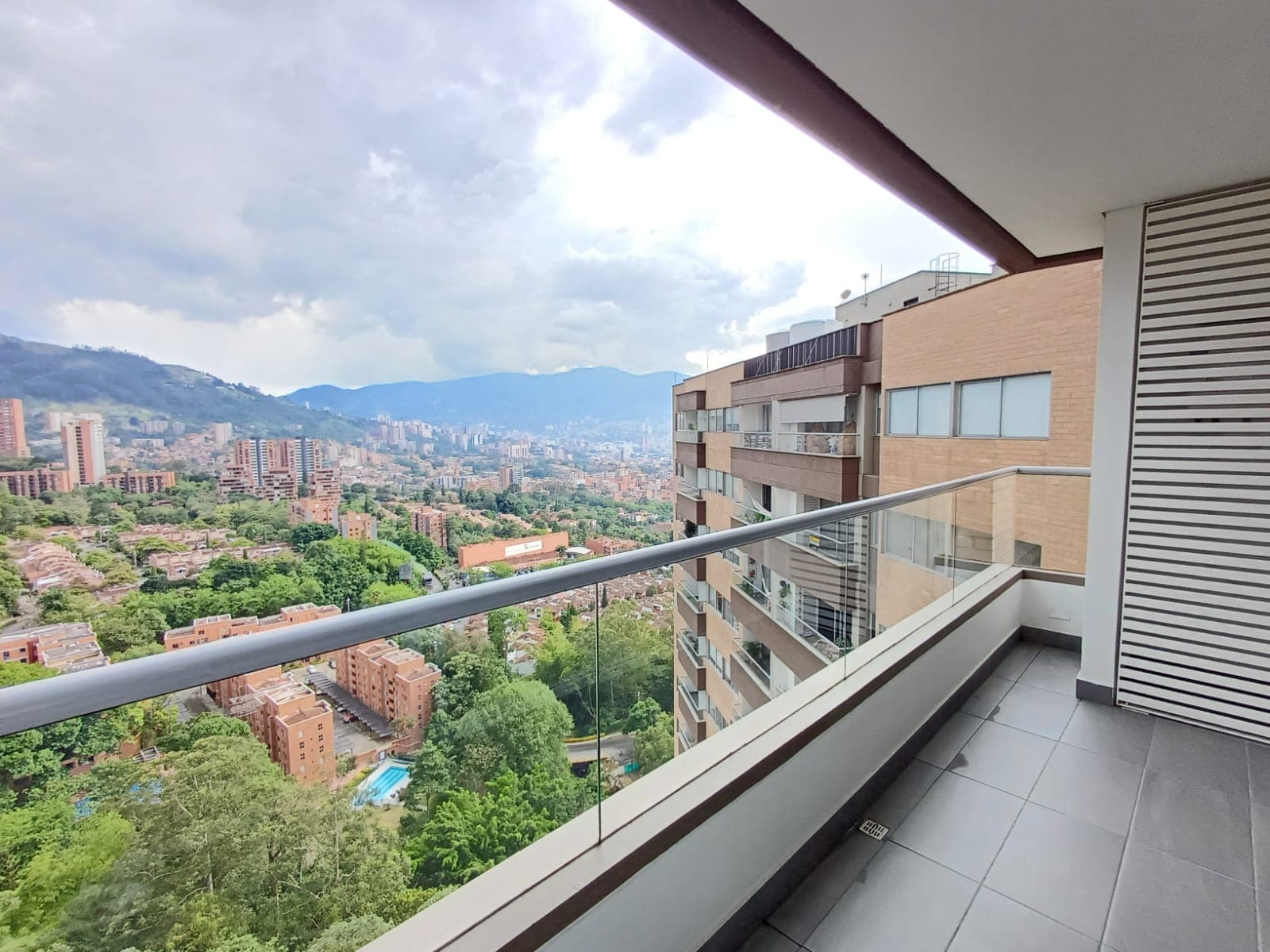 Apartamento en arriendo en El Chocho, Envigado — foto 3 de 20