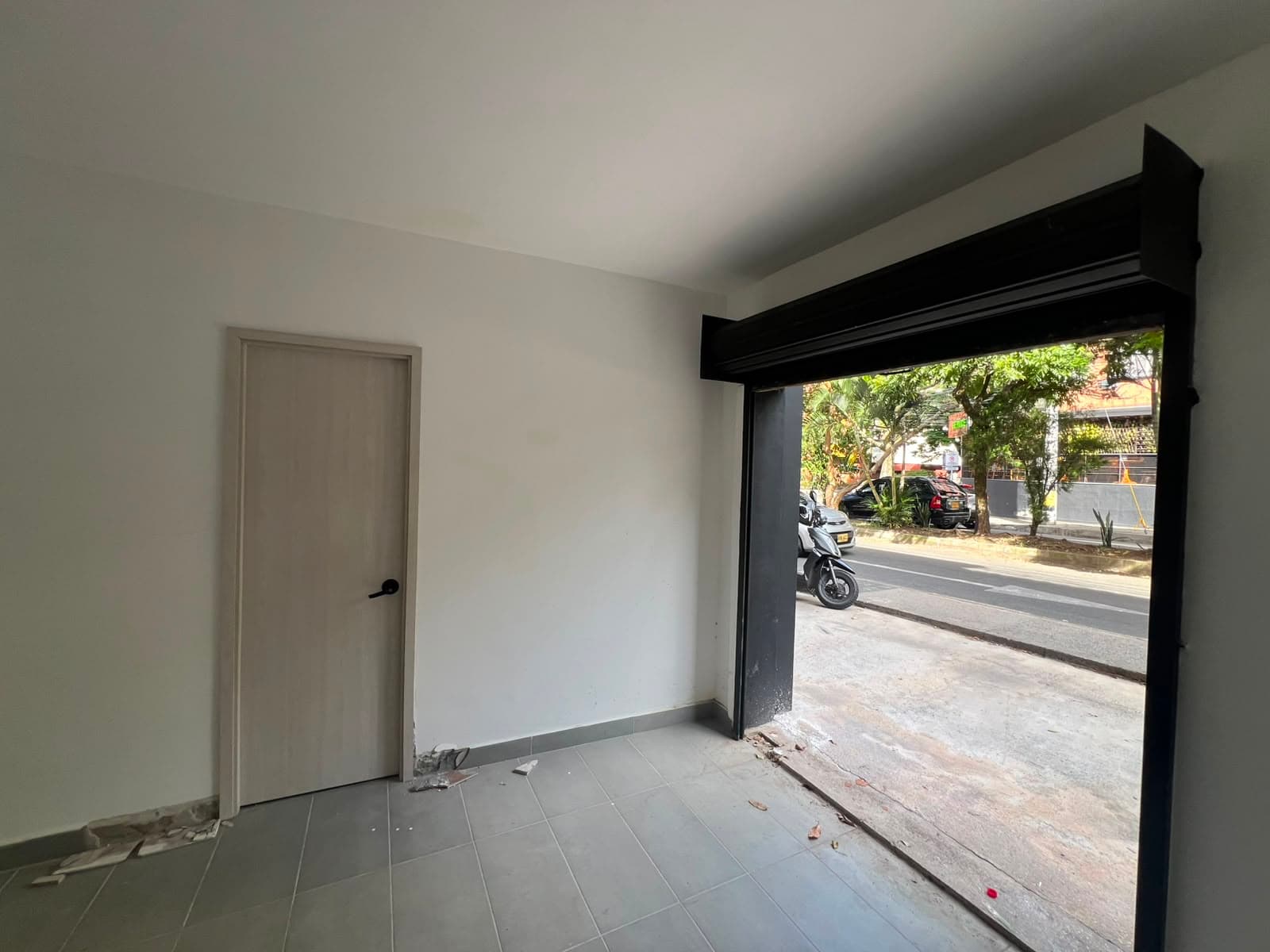 Local en arriendo en Bolivariana, Laureles, Medellín — foto 1 de 14