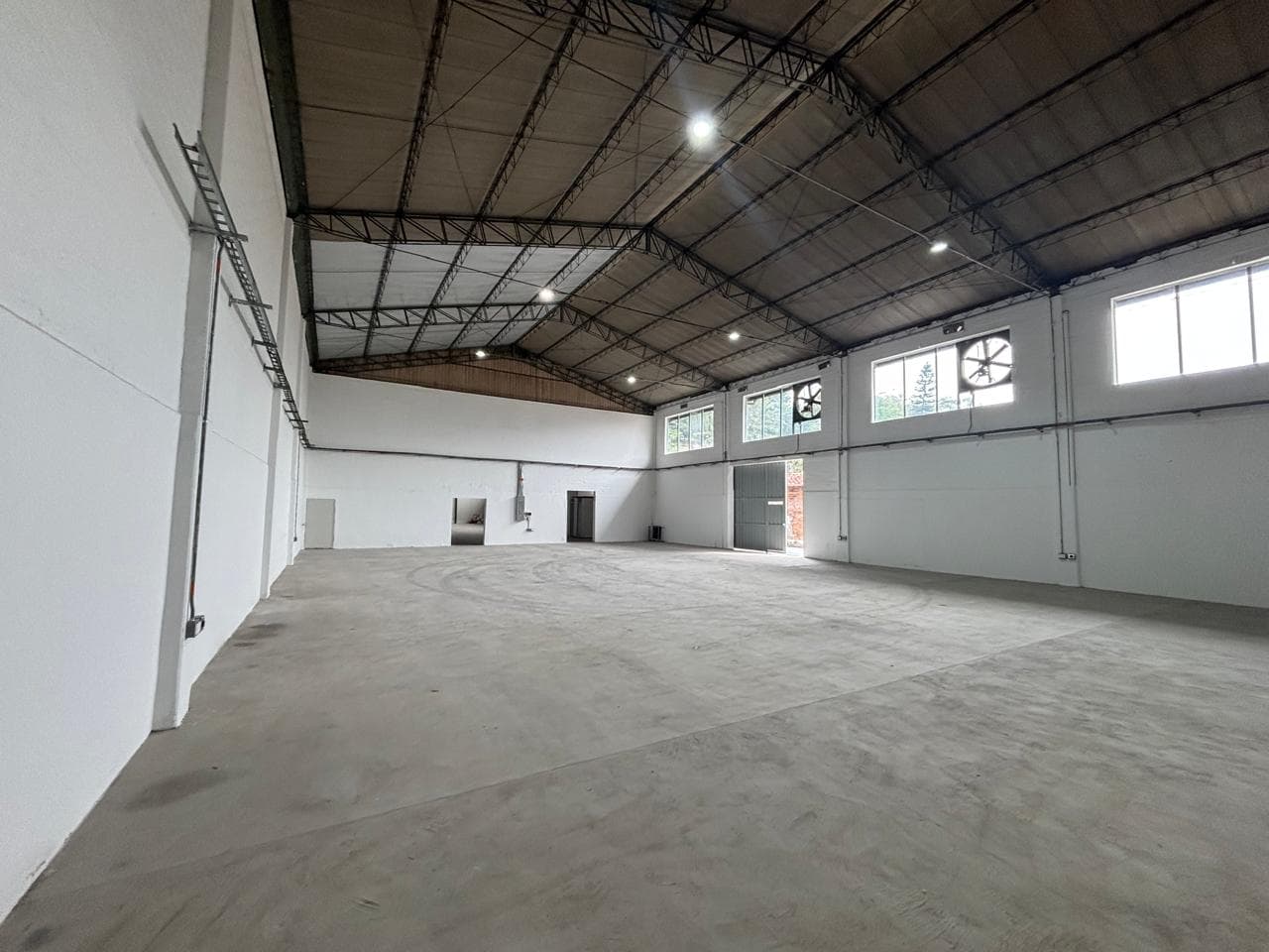 Bodega en arriendo en Guayabal, Itagui — foto 2 de 20