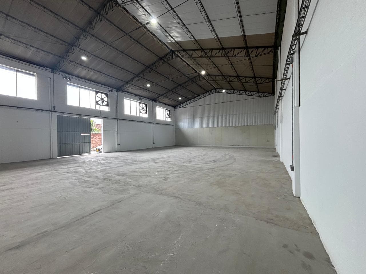 Bodega en arriendo en Guayabal, Itagui — foto 3 de 20