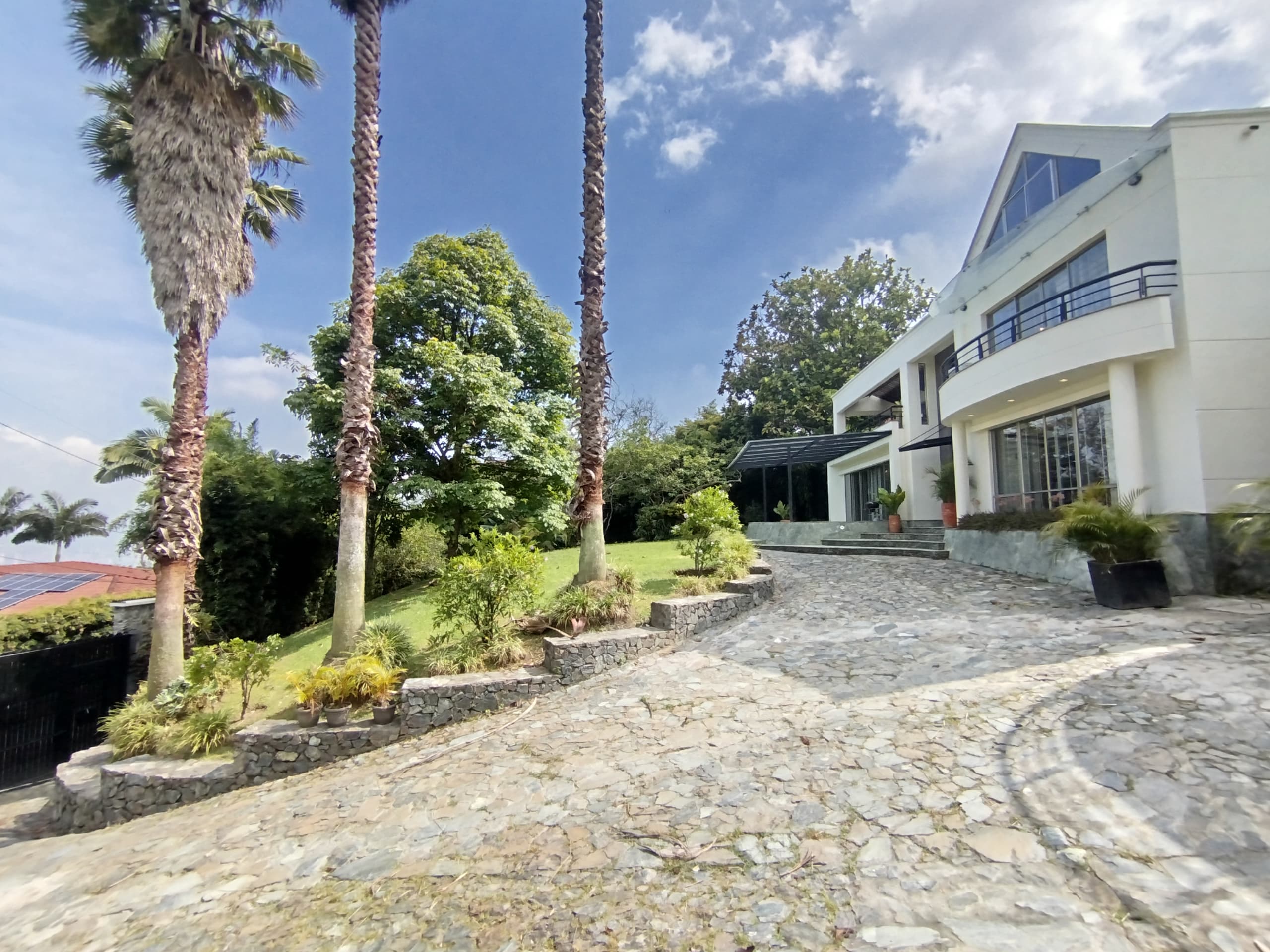 Casa Vivienda en arriendo en San Lucas, Poblado, Medellín — foto 2 de 20