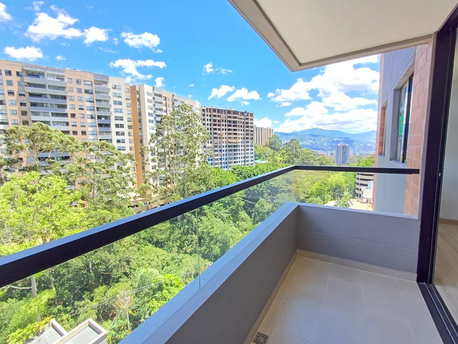 Apartamento en arriendo en Camino Verde, Envigado — foto 2 de 19