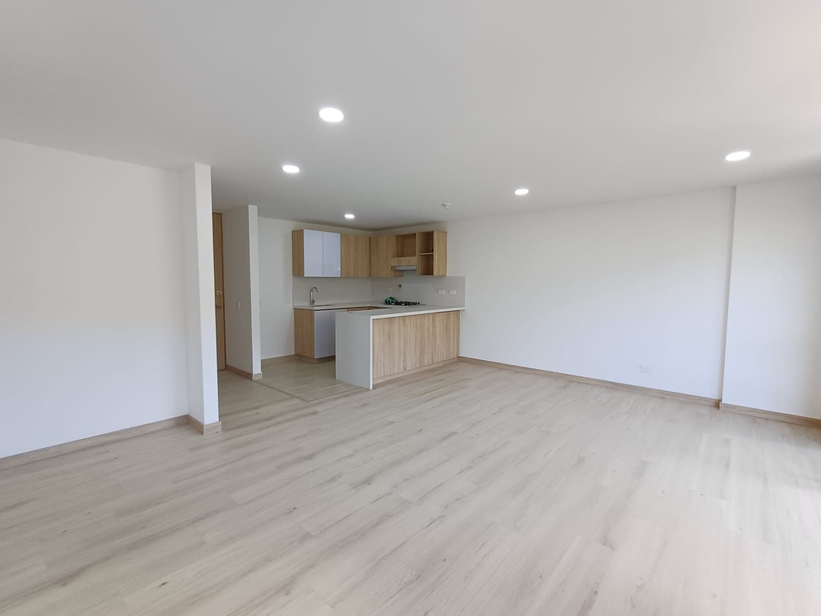 Apartamento en arriendo en Camino Verde, Envigado — foto 5 de 19