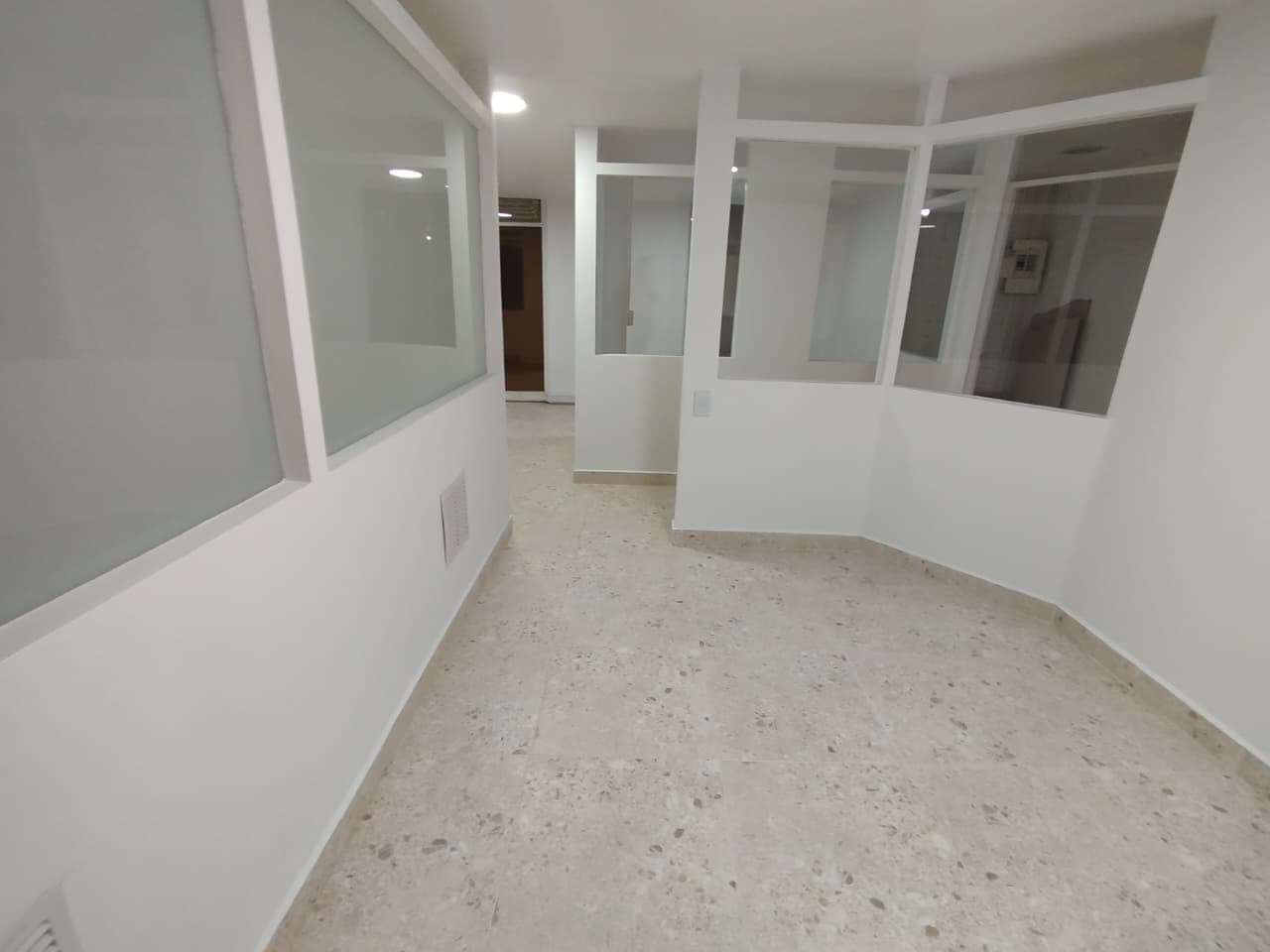 Oficina en arriendo en Belen, Medellín — foto 1 de 15