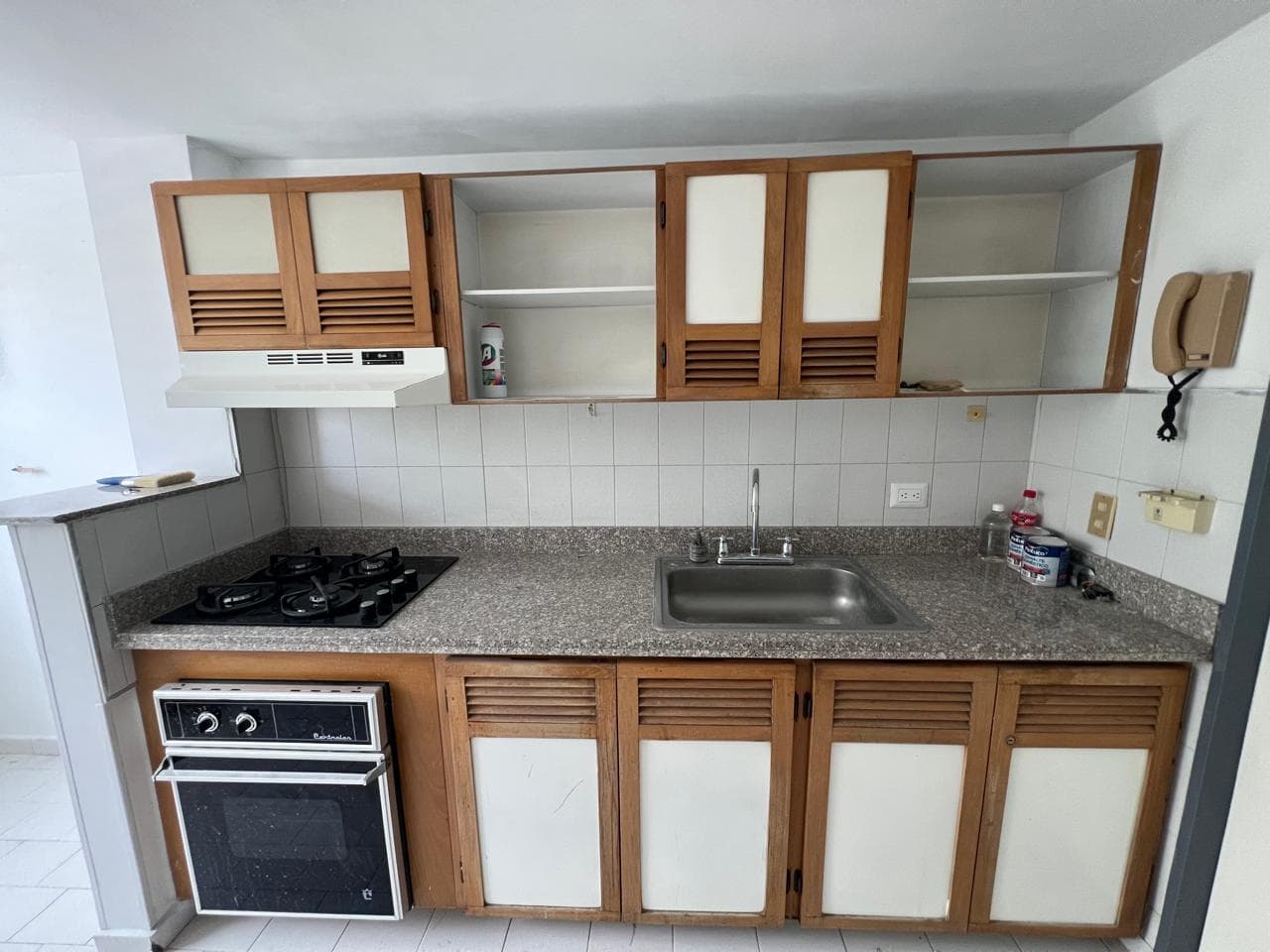 Apartamento en arriendo en Almeria, Laureles, Medellín — foto 1 de 16