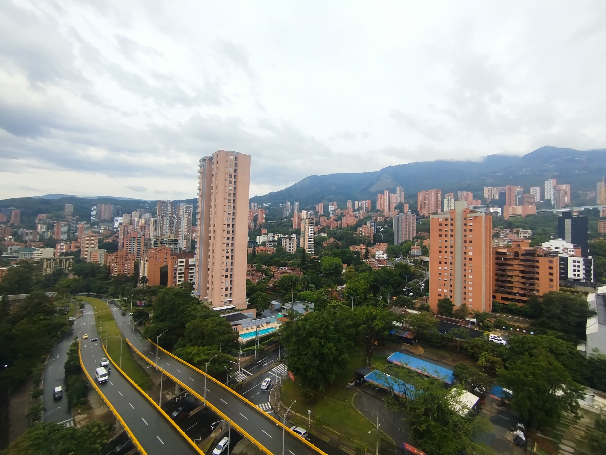 Apartamento en arriendo en Los Parra, Poblado, Medellín — foto 2 de 20