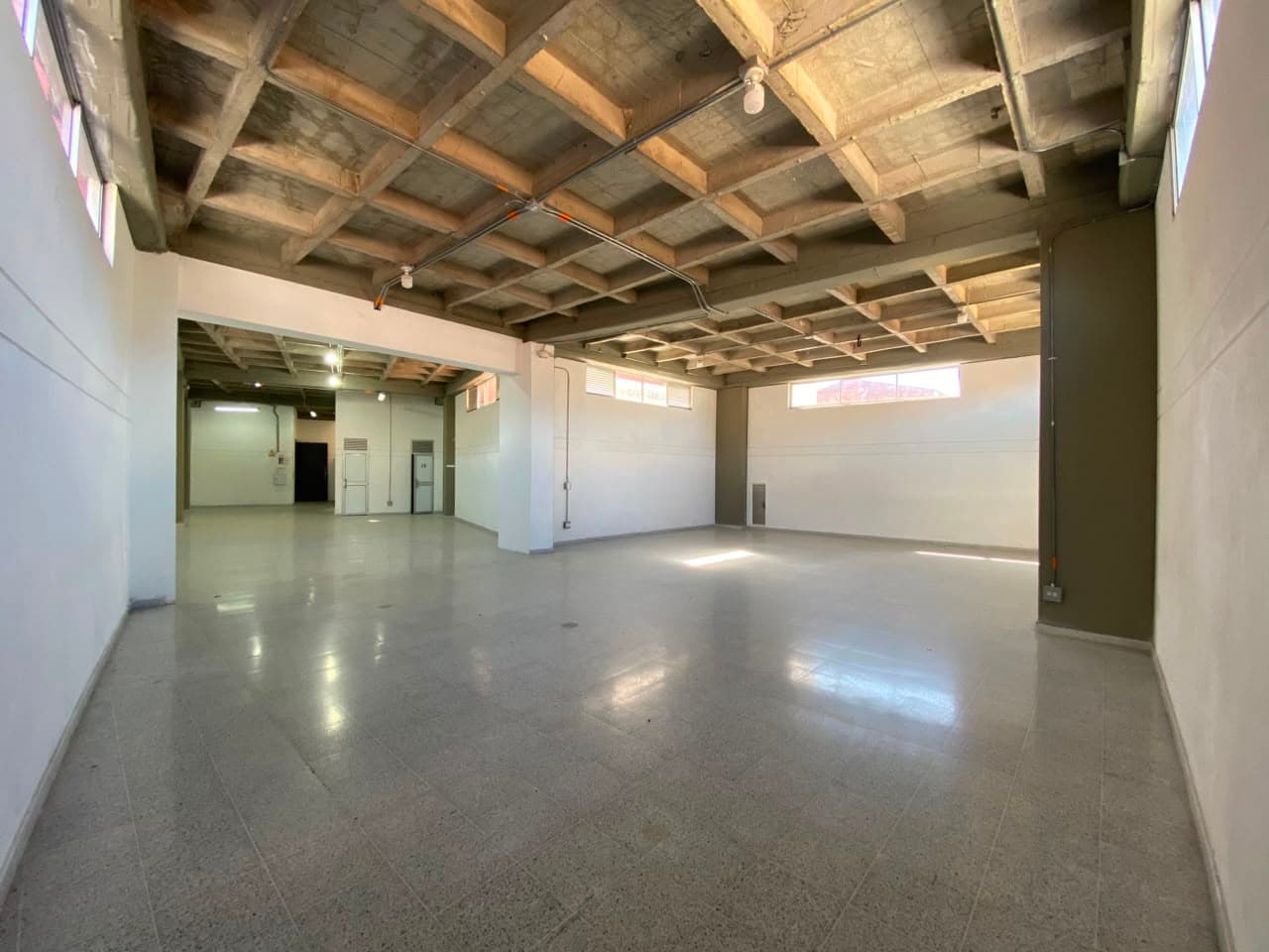 Bodega en arriendo en San Bernardo, Belen, Medellín — foto 1 de 14