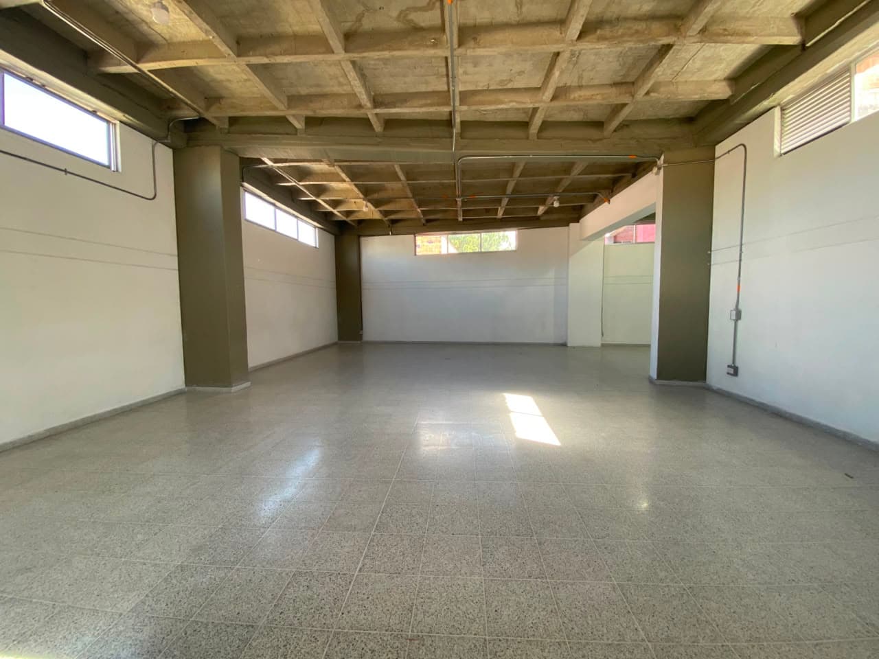 Bodega en arriendo en San Bernardo, Belen, Medellín — foto 3 de 14