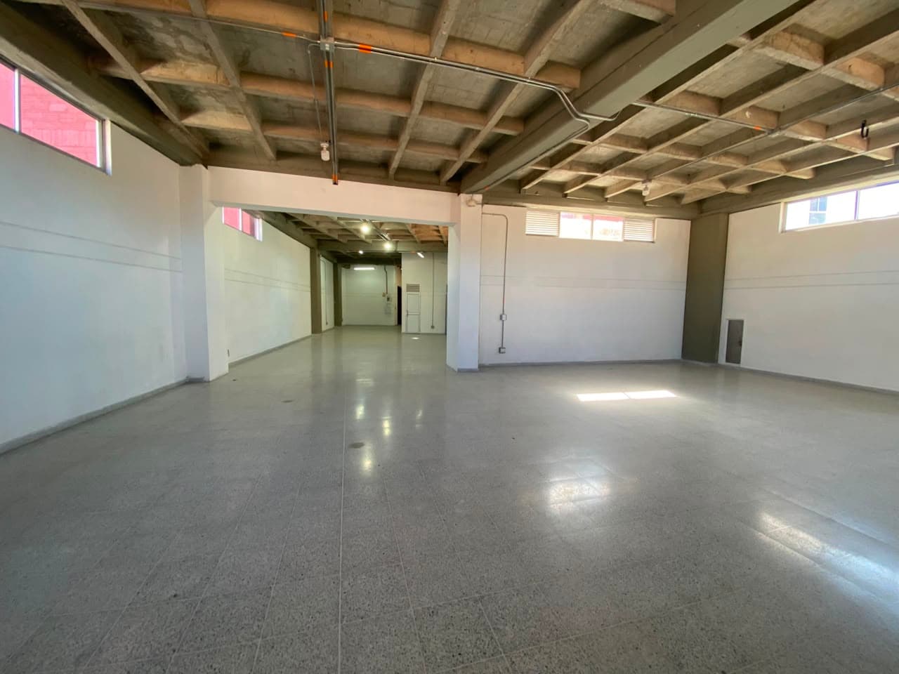 Bodega en arriendo en San Bernardo, Belen, Medellín — foto 4 de 14