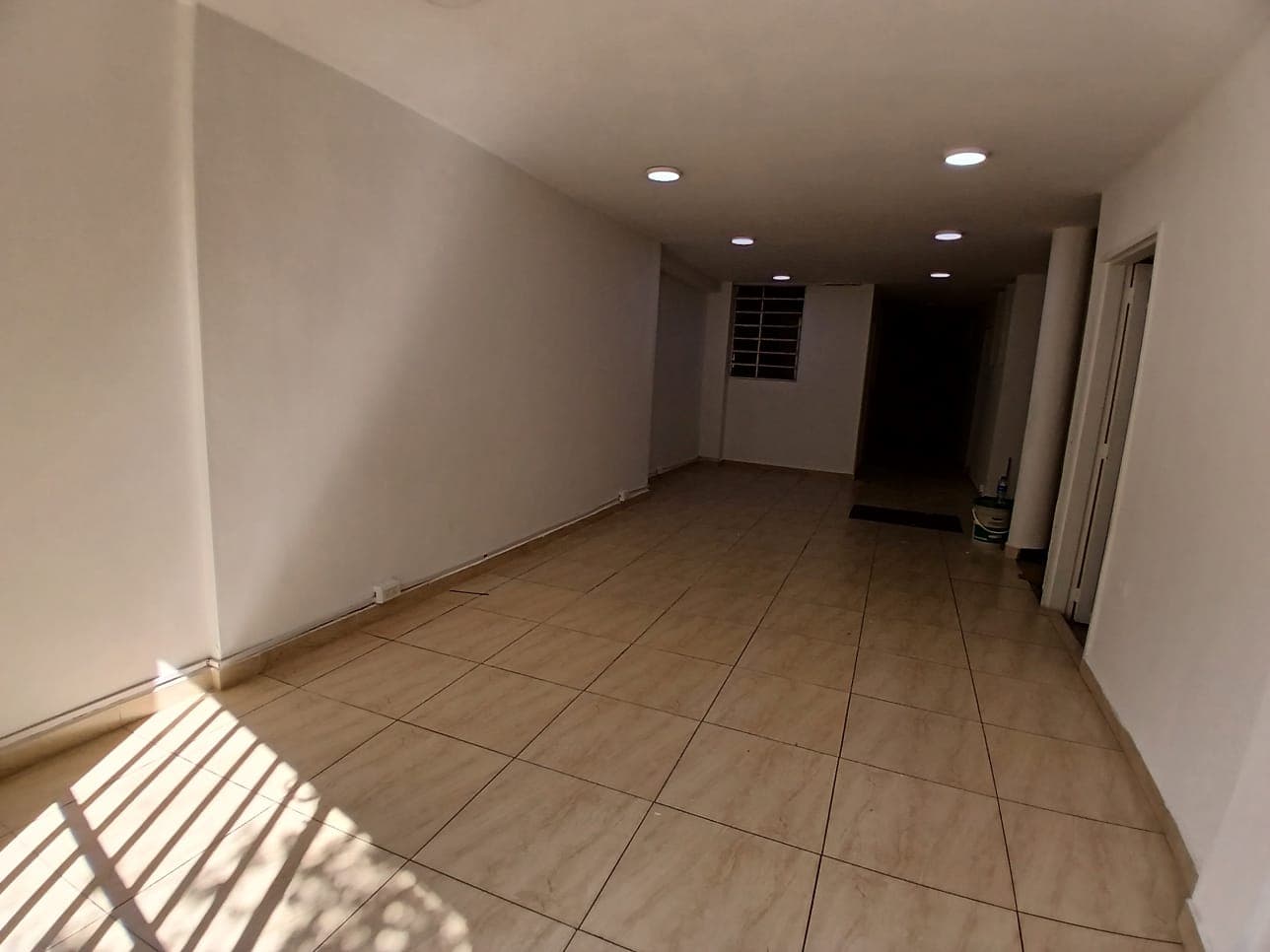 Casa Comercial en arriendo en La Floresta, La America, Medellín — foto 1 de 20