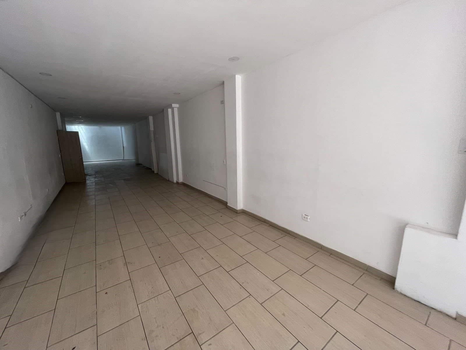 Local en arriendo en Belen, Medellín — foto 1 de 12