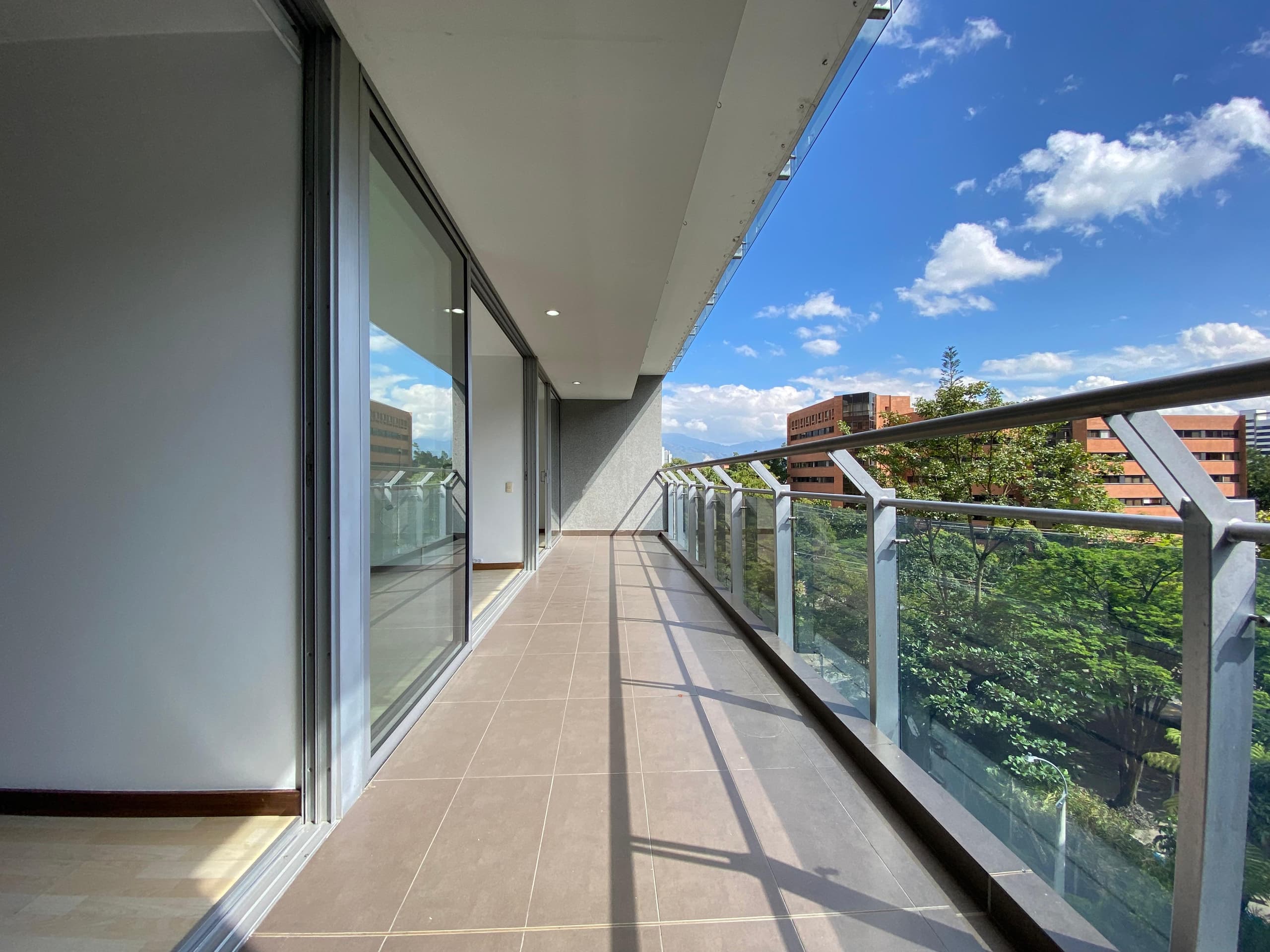 Apartamento en arriendo en Milla De Oro, Poblado, Medellín — foto 2 de 20