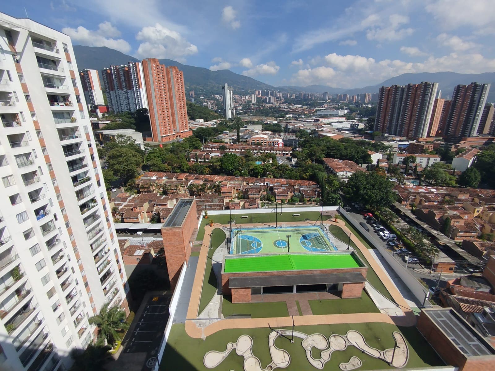 Apartamento en arriendo en Prados De, Sabaneta — foto 1 de 15