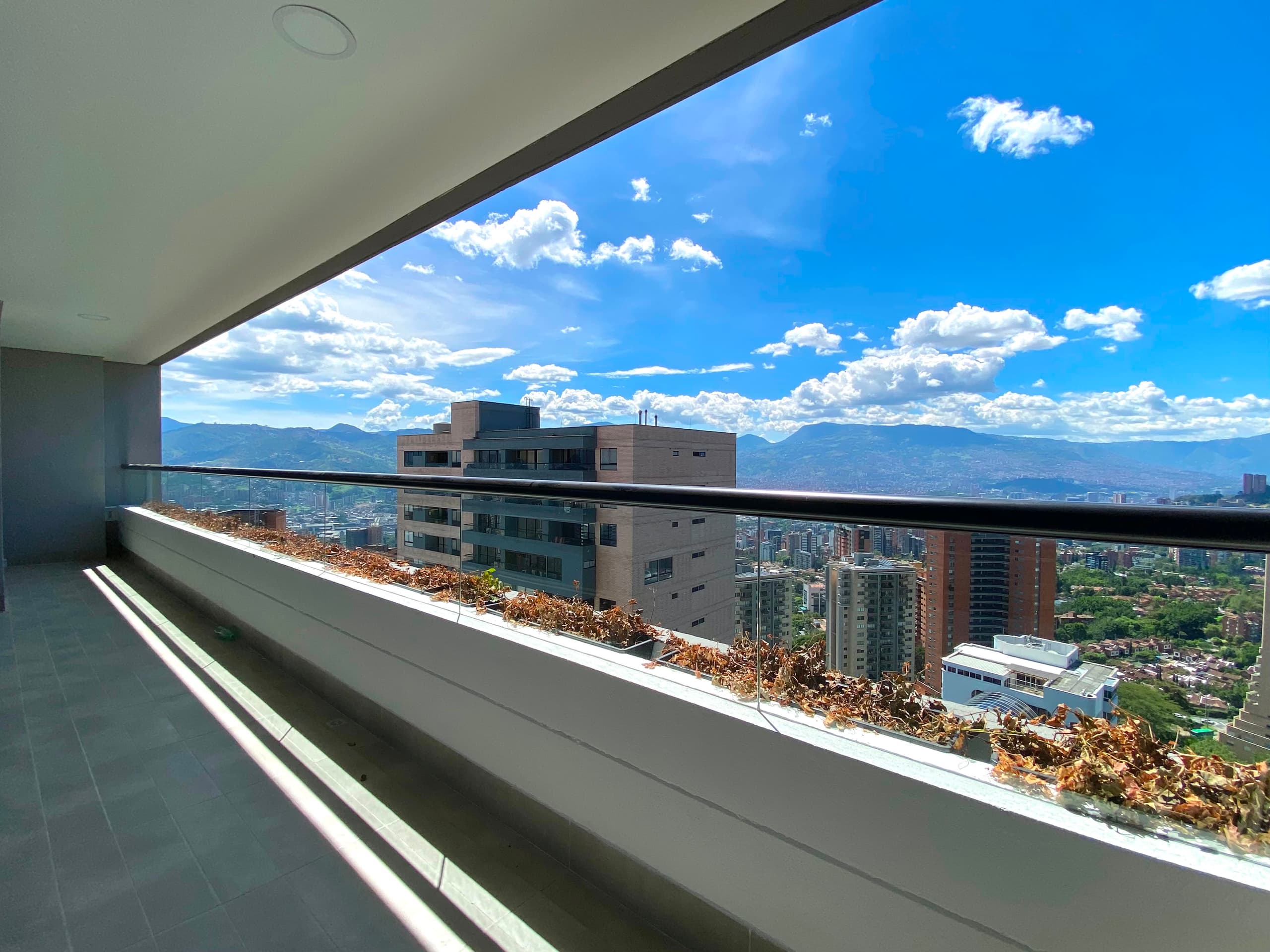Apartamento en arriendo en Los Balsos, Poblado, Medellín — foto 2 de 20