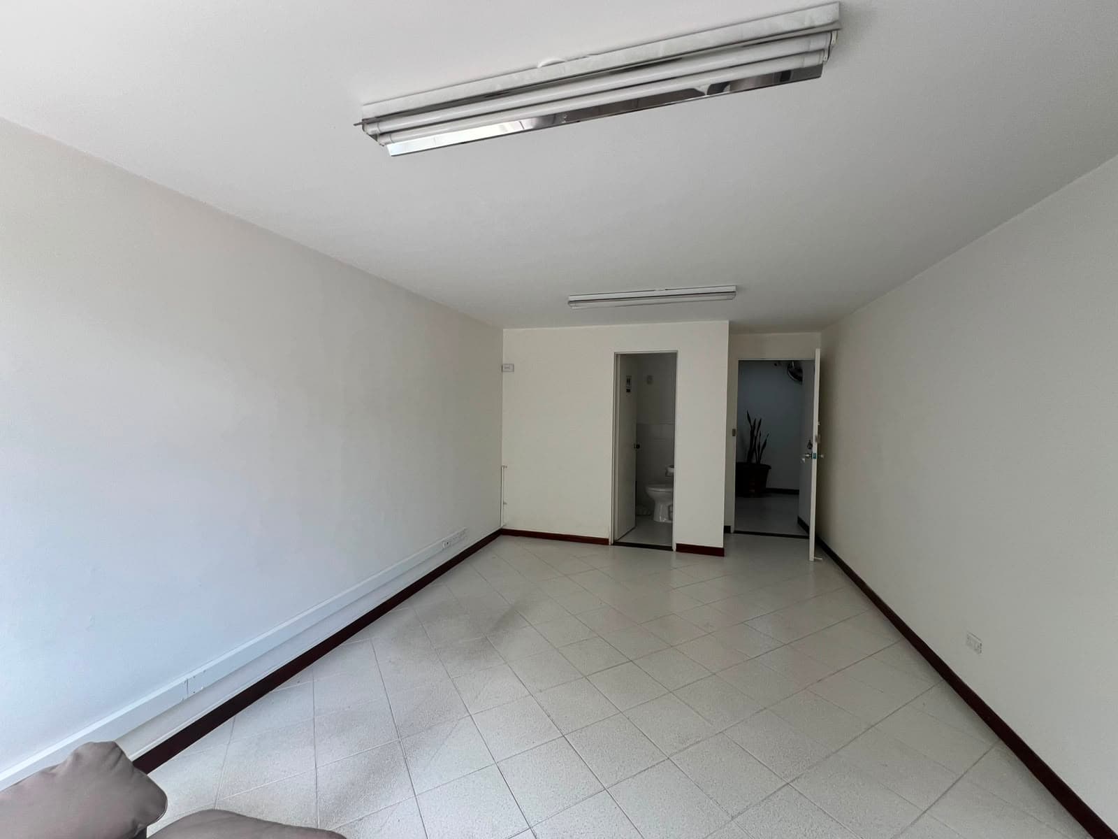 Oficina en arriendo en Bolivariana, Laureles, Medellín — foto 4 de 13