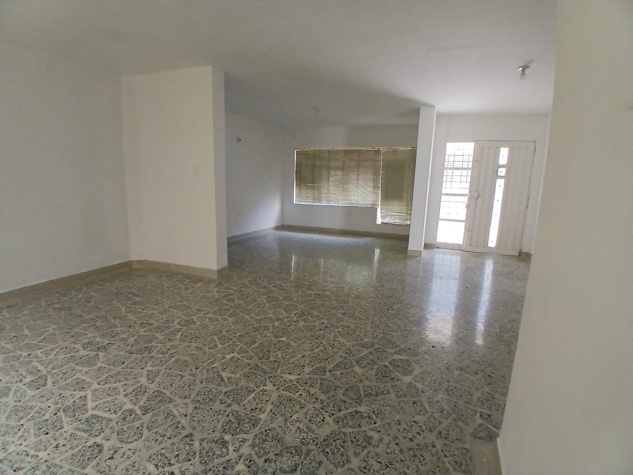 Casa Vivienda en arriendo en Lorena, Laureles, Medellín — foto 1 de 19
