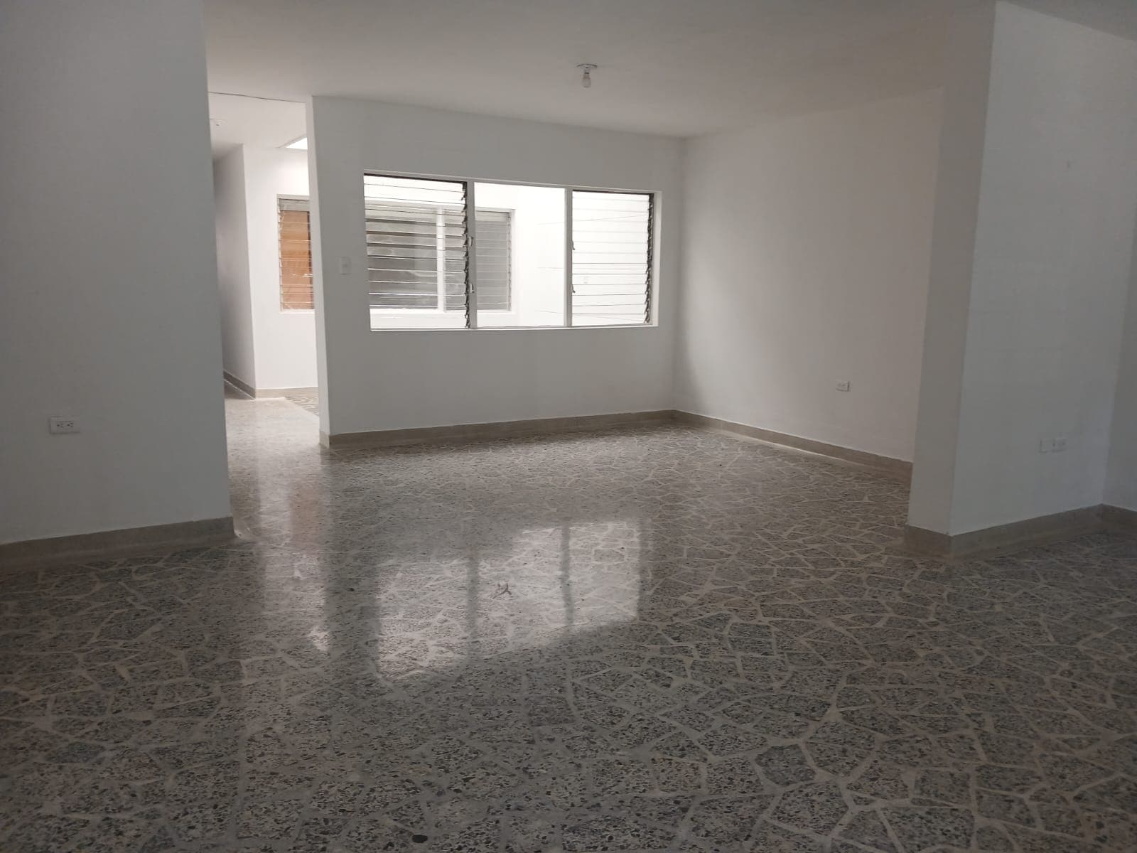 Casa Vivienda en arriendo en Lorena, Laureles, Medellín — foto 2 de 19