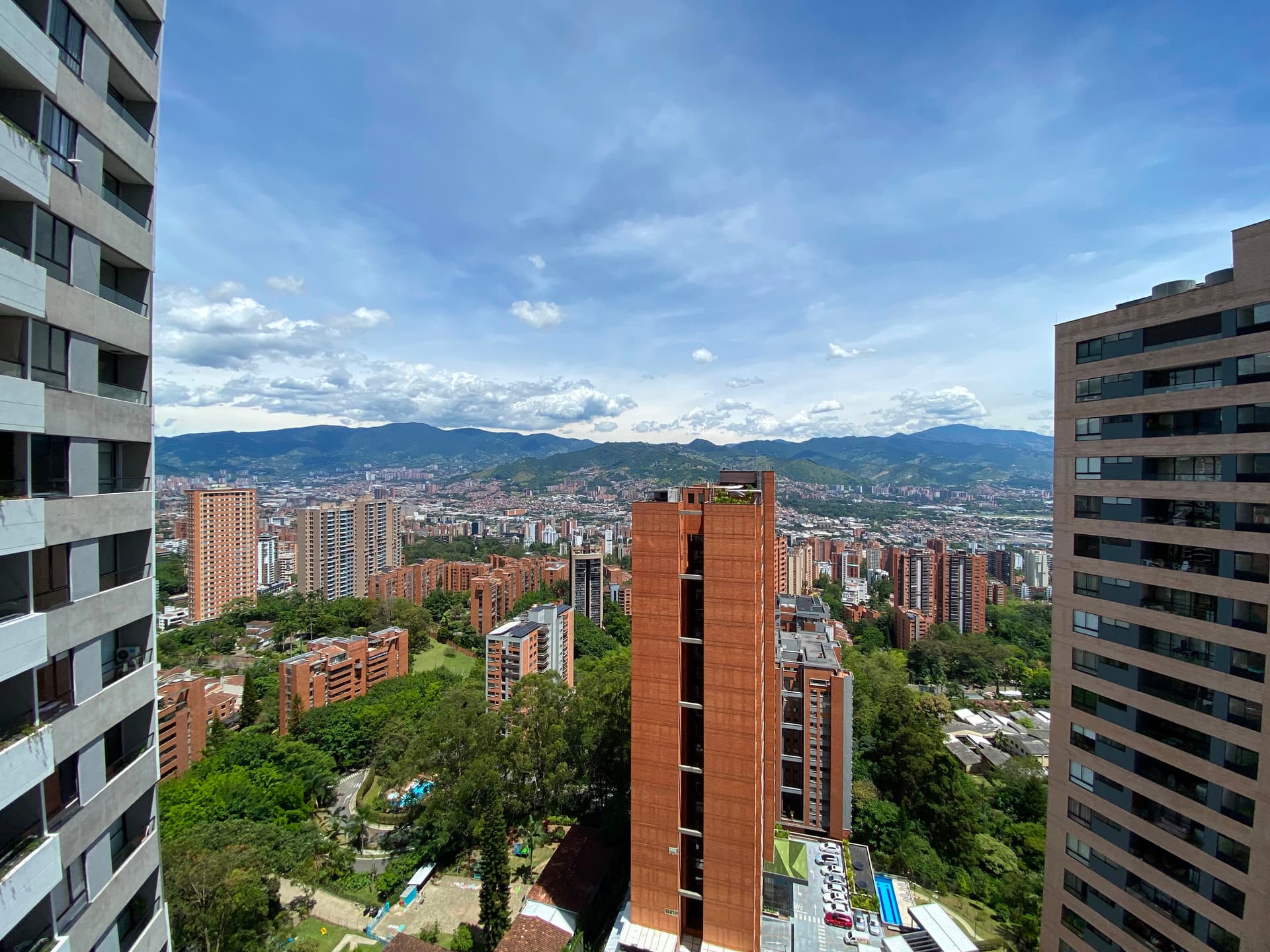 Apartamento en arriendo en Los Balsos, Poblado, Medellín — foto 1 de 20