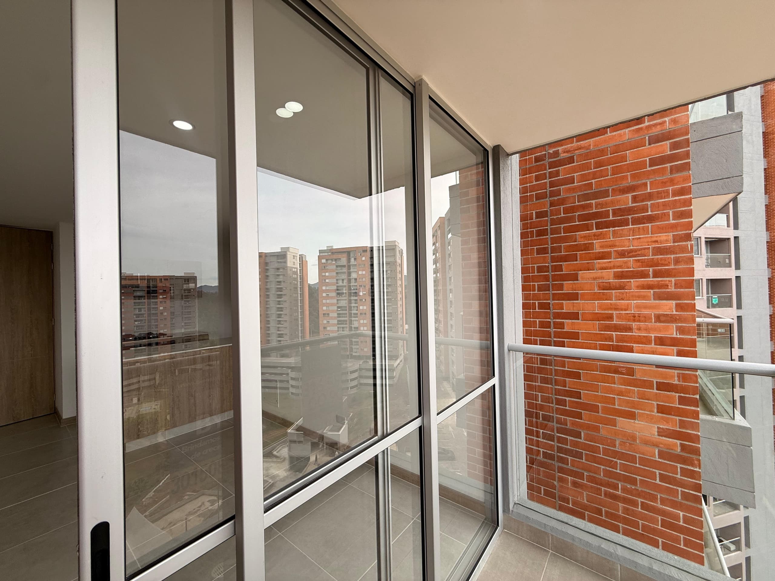Apartamento en arriendo en Rionegro — foto 3 de 16