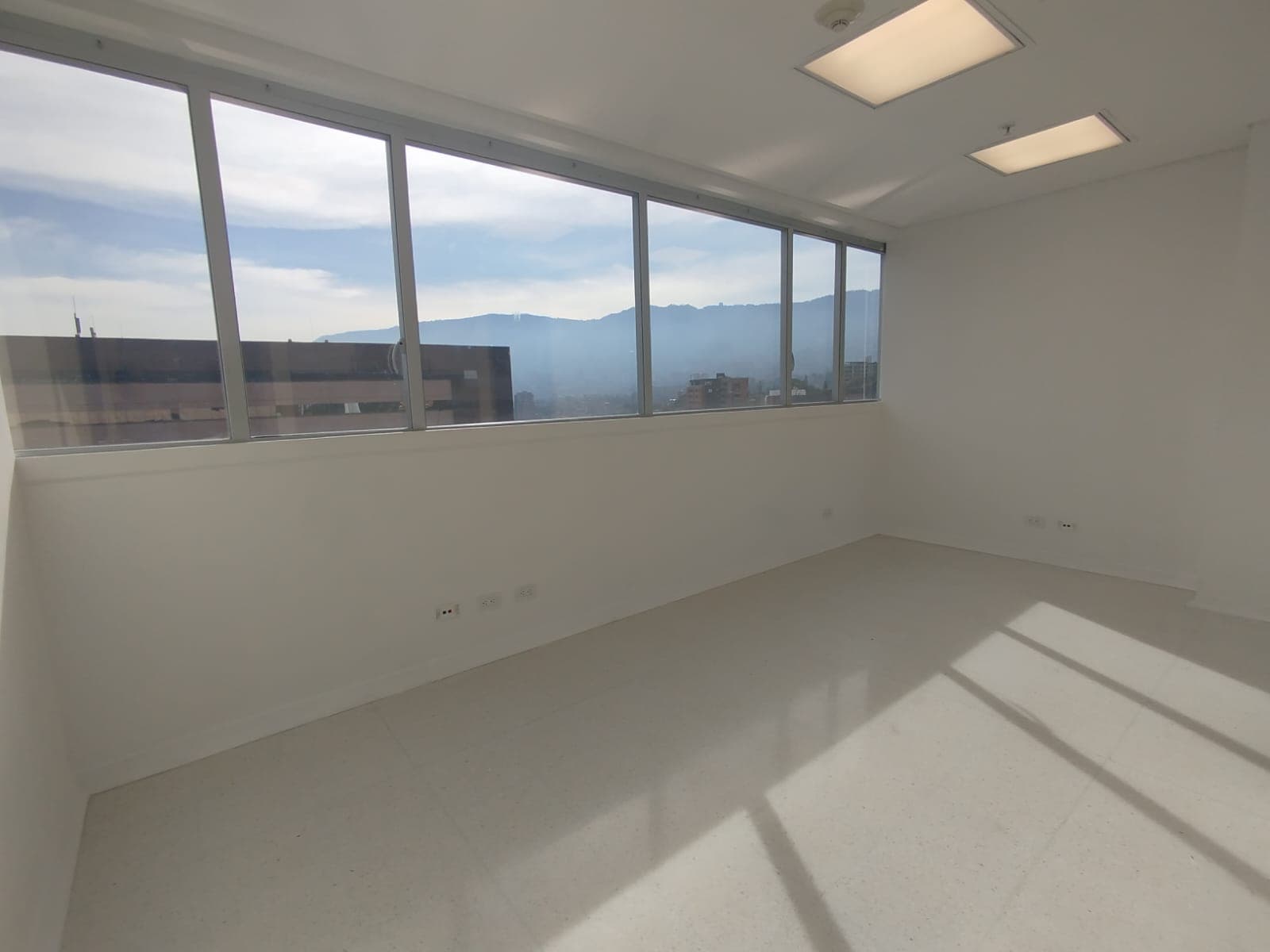 Oficina en arriendo en Sabaneta — foto 2 de 20