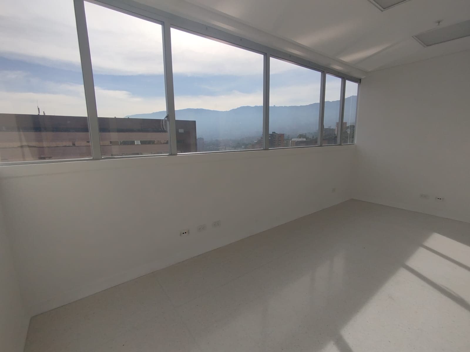 Oficina en arriendo en Sabaneta — foto 3 de 20