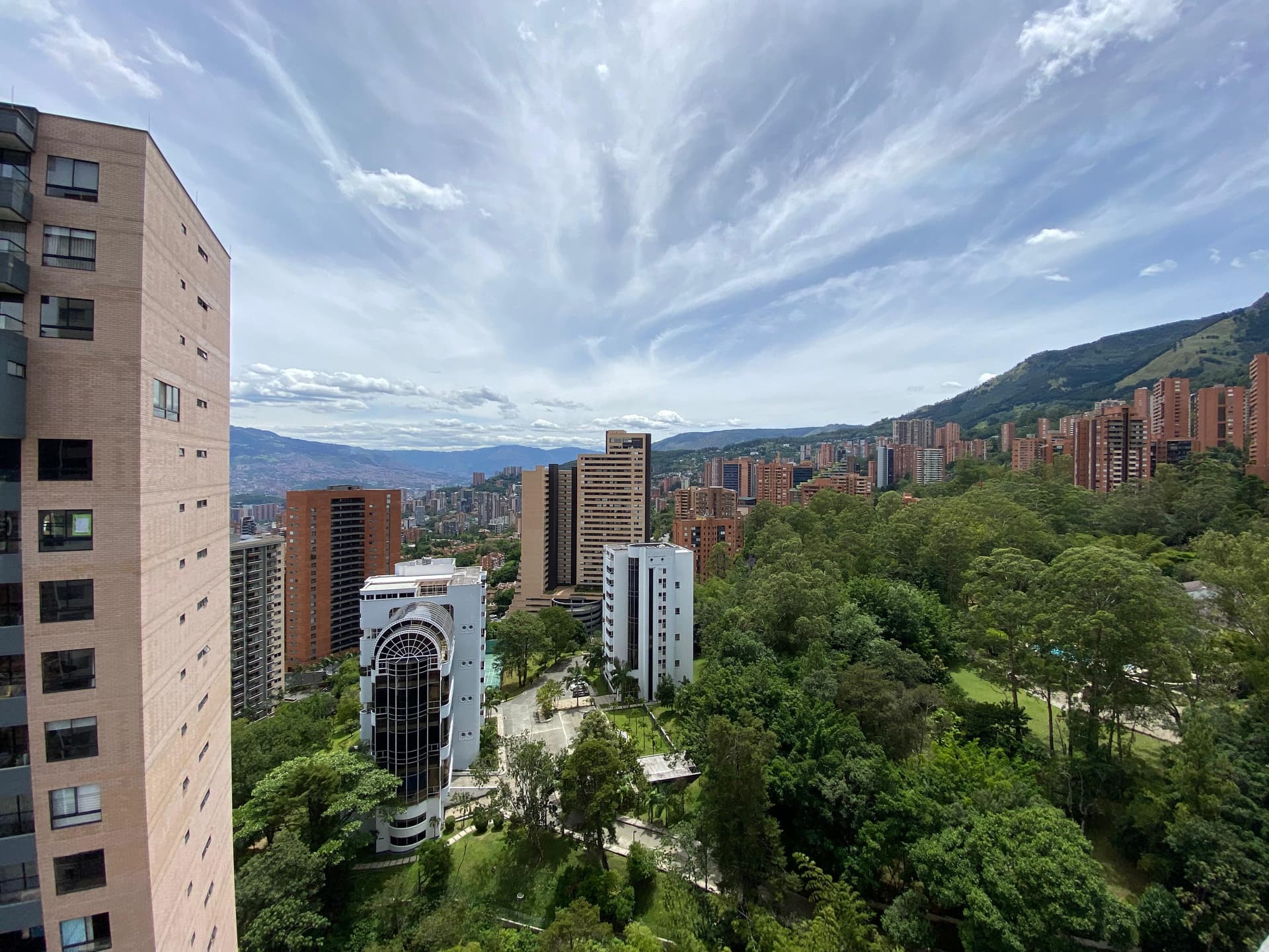 Apartamento en arriendo en Los Balsos, Poblado, Medellín — foto 1 de 20