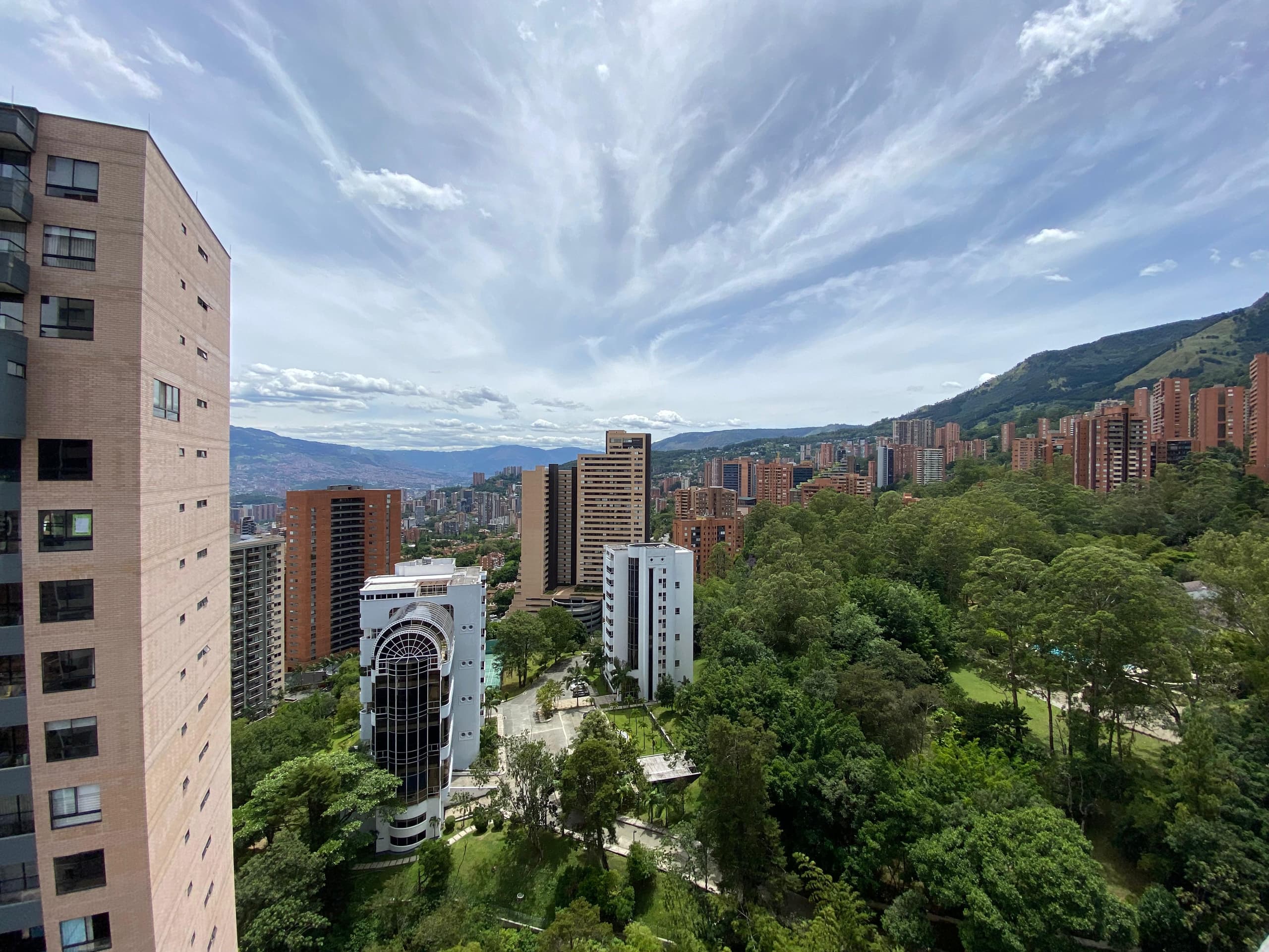 Apartamento en arriendo en Los Balsos, Poblado, Medellín — foto 1 de 20
