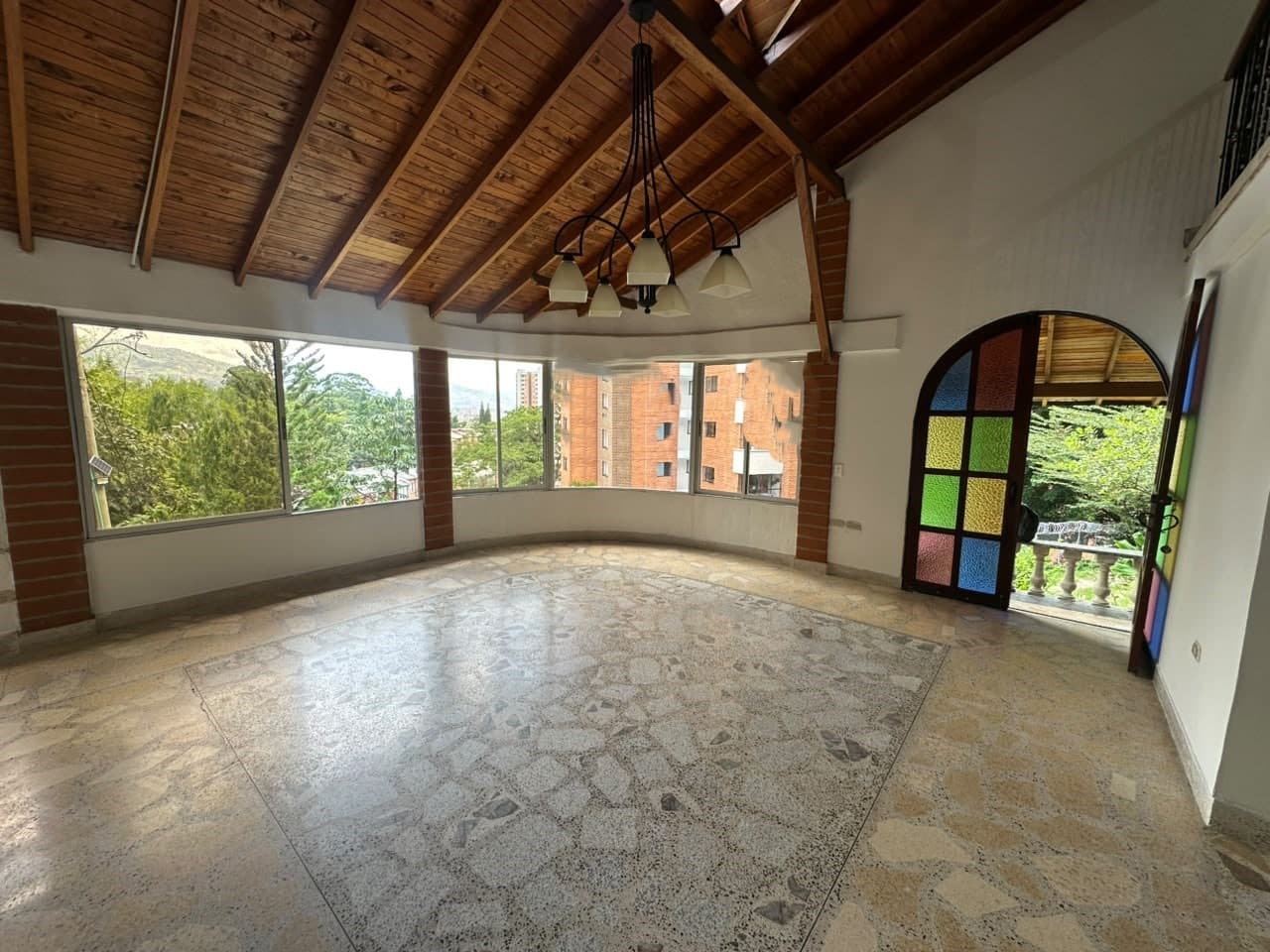Casa Vivienda en arriendo en El Trianón, Envigado — foto 1 de 20