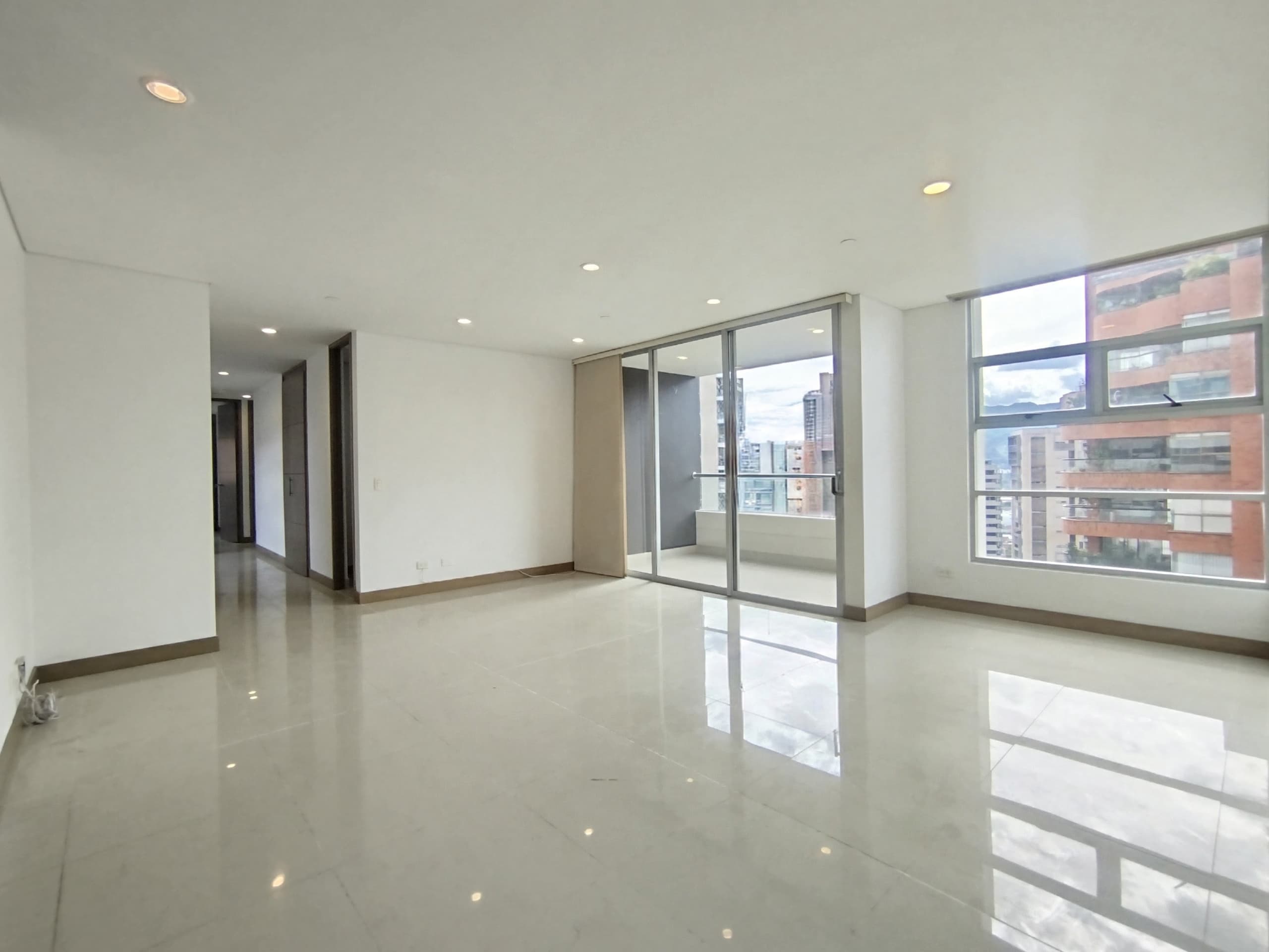 Apartamento en arriendo en Lalinde, Poblado, Medellín — foto 4 de 20