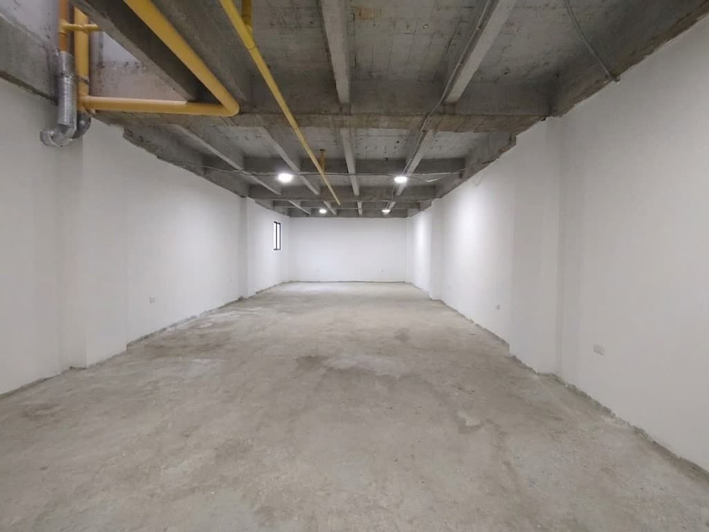 Local en arriendo en Manrique, Centro, Medellín — foto 1 de 12