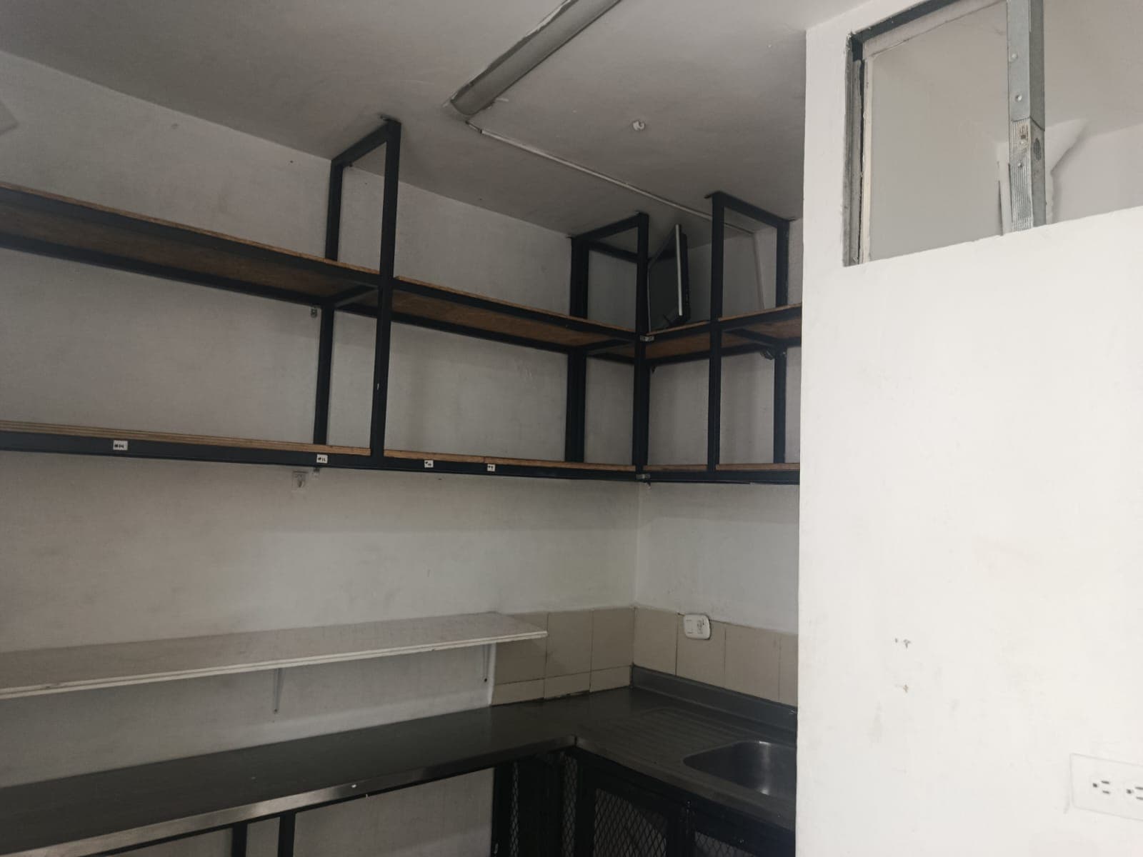 Local en arriendo en Las Playas, Belen, Medellín — foto 5 de 12
