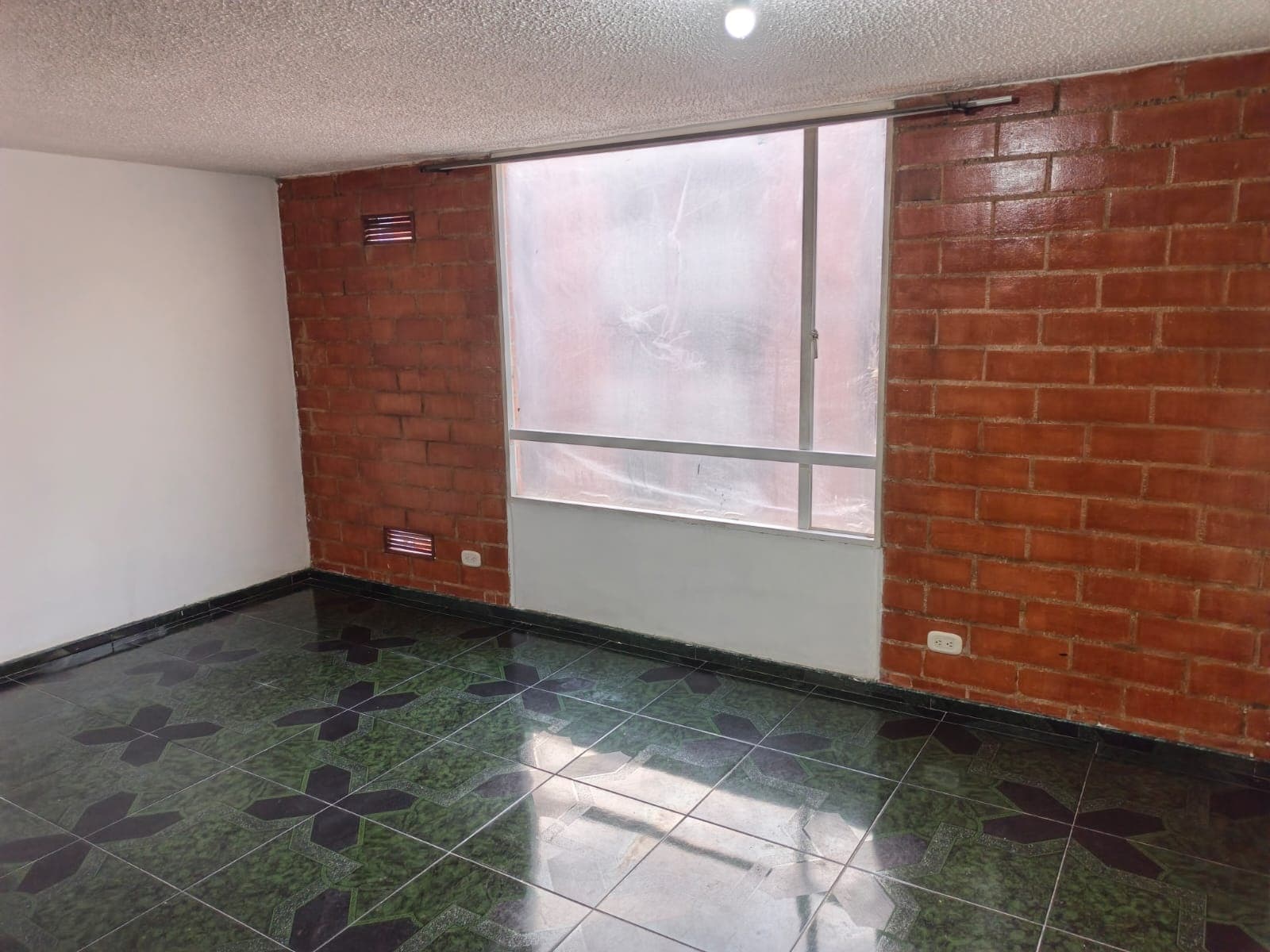 Apartamento en arriendo en Hogares, Soacha — foto 1 de 16