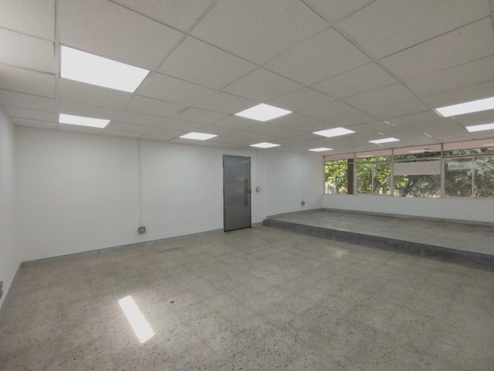 Local en arriendo en Nueva Villa Del Aburrá, Belen, Medellín — foto 2 de 12
