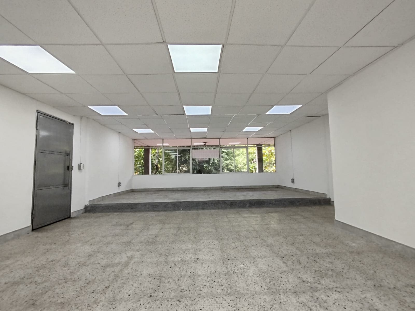 Local en arriendo en Nueva Villa Del Aburrá, Belen, Medellín — foto 3 de 12
