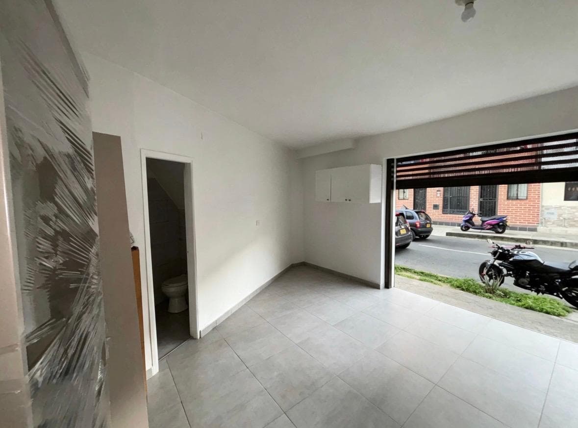 Local en arriendo en Itagui — foto 1 de 11
