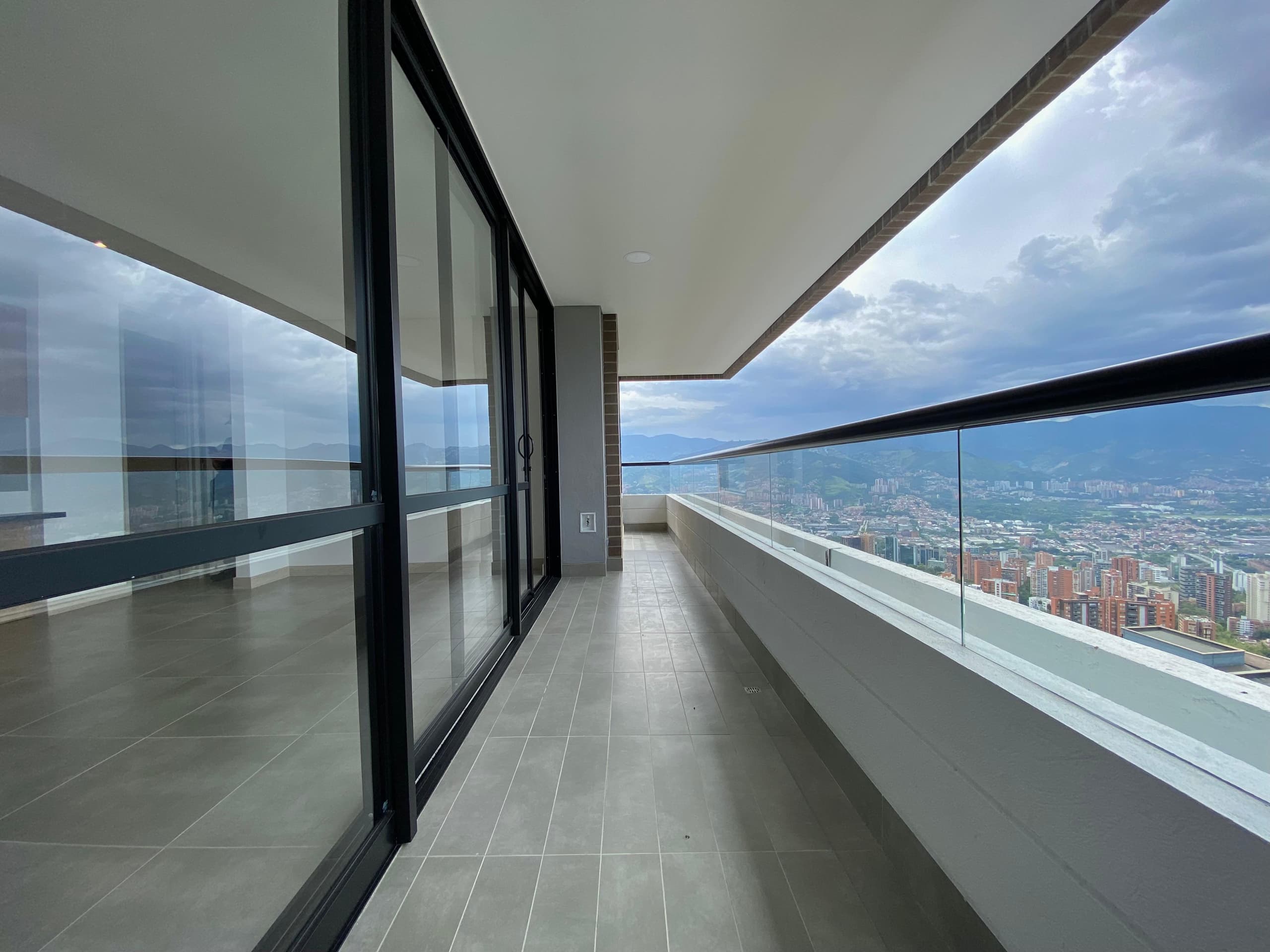 Apartamento en arriendo en Los Balsos, Poblado, Medellín — foto 3 de 20