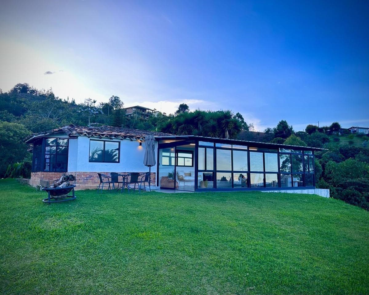 Casa Campestre en arriendo en Rionegro — foto 1 de 13