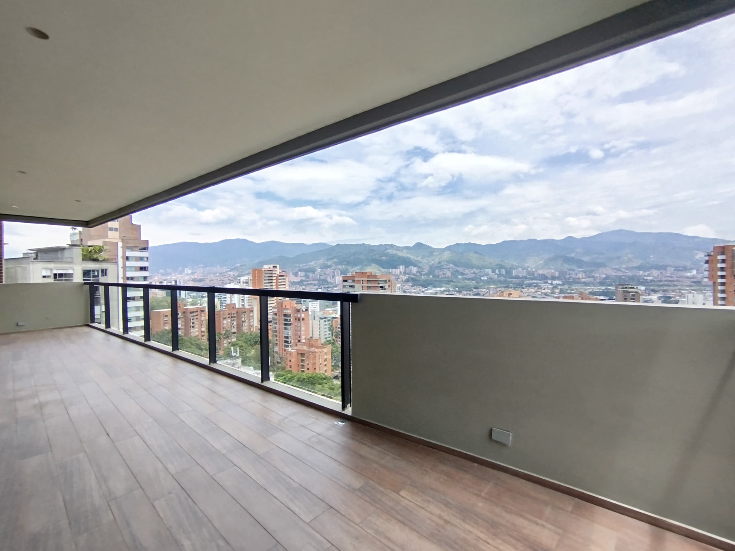 Apartamento en arriendo en Transversal Intermedia, Poblado, Medellín — foto 3 de 20