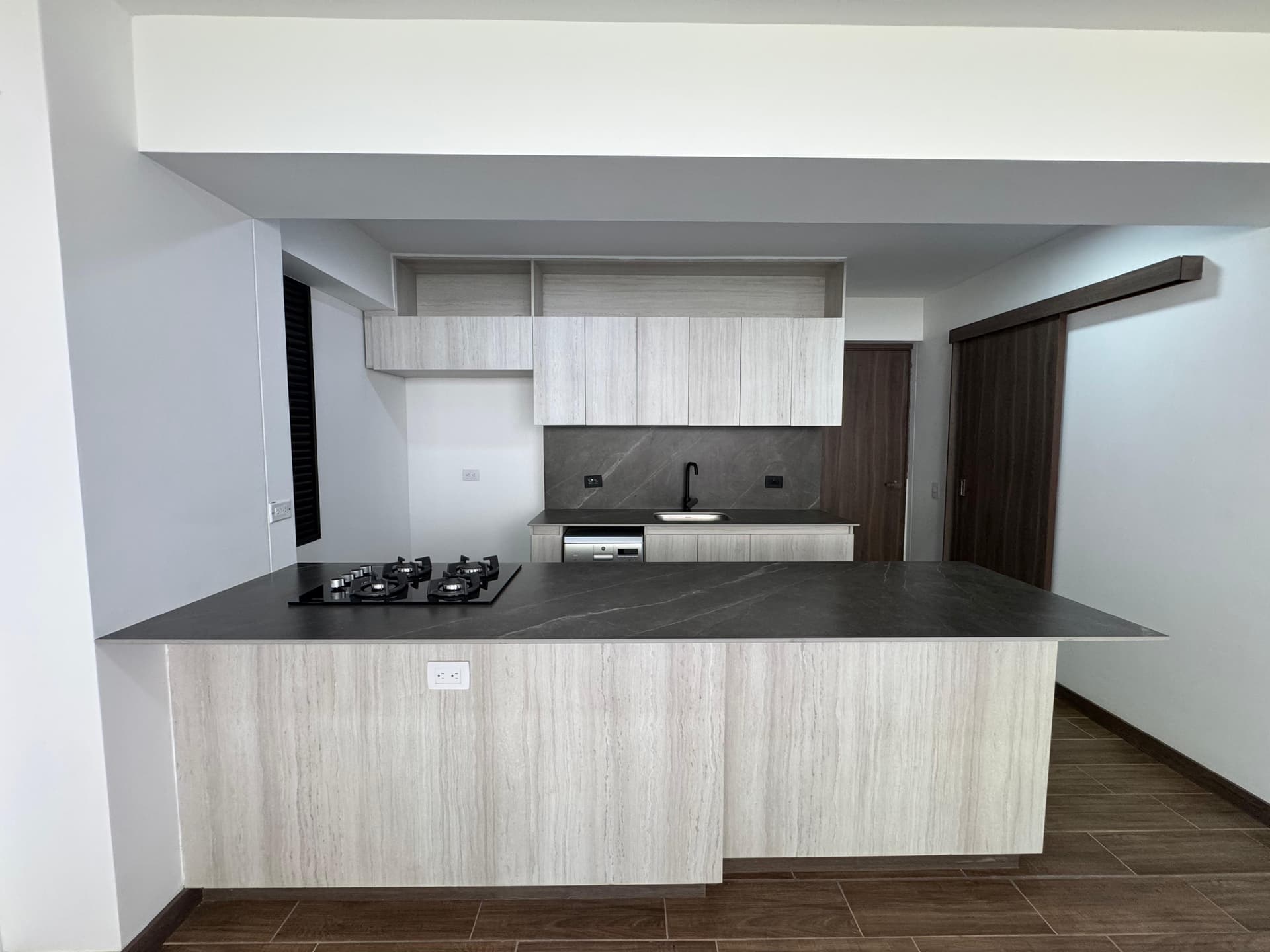 Apartamento en arriendo en El Campestre, Retiro — foto 1 de 20
