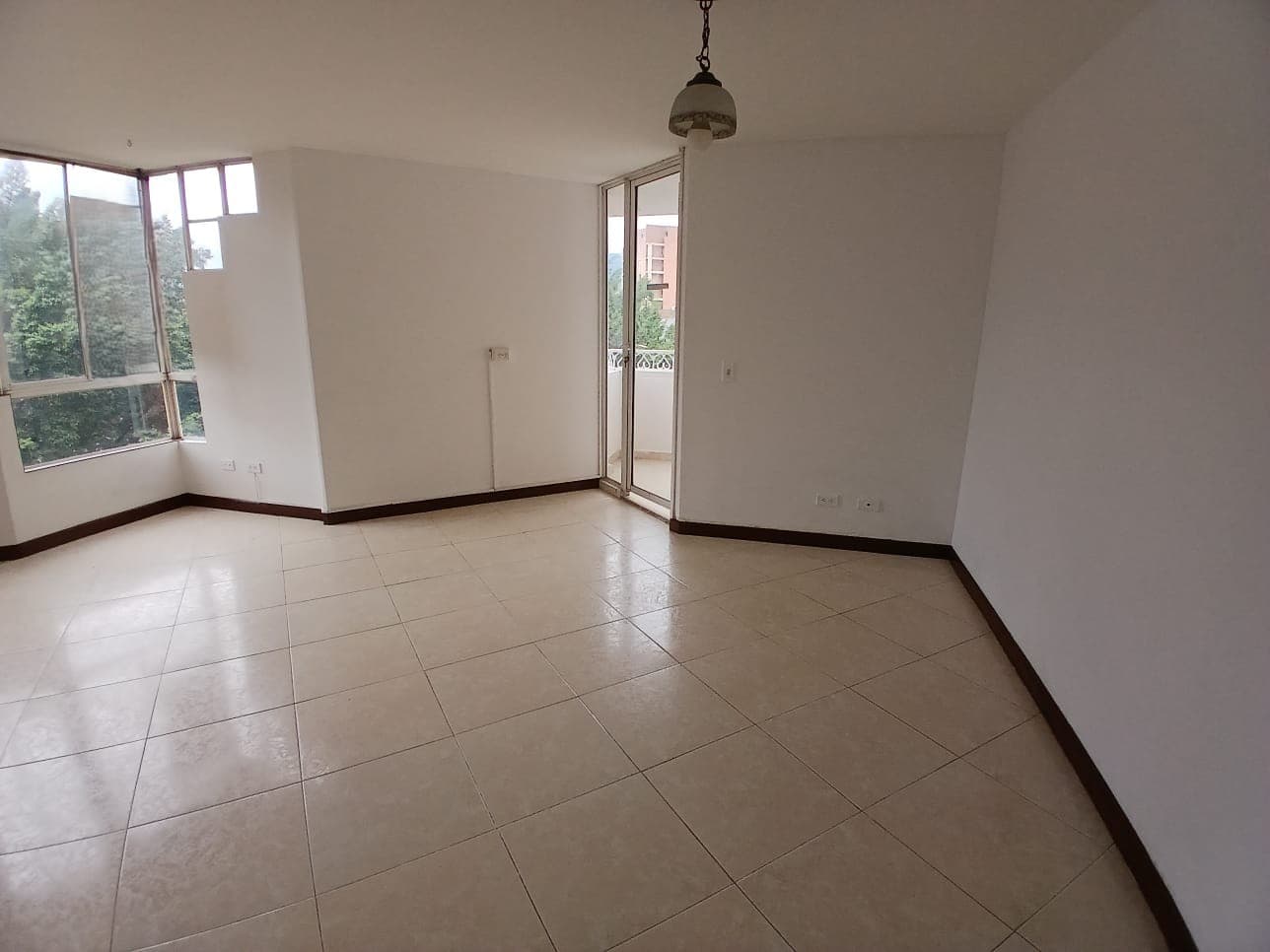 Apartamento en arriendo en Velodromo, Laureles, Medellín — foto 1 de 16