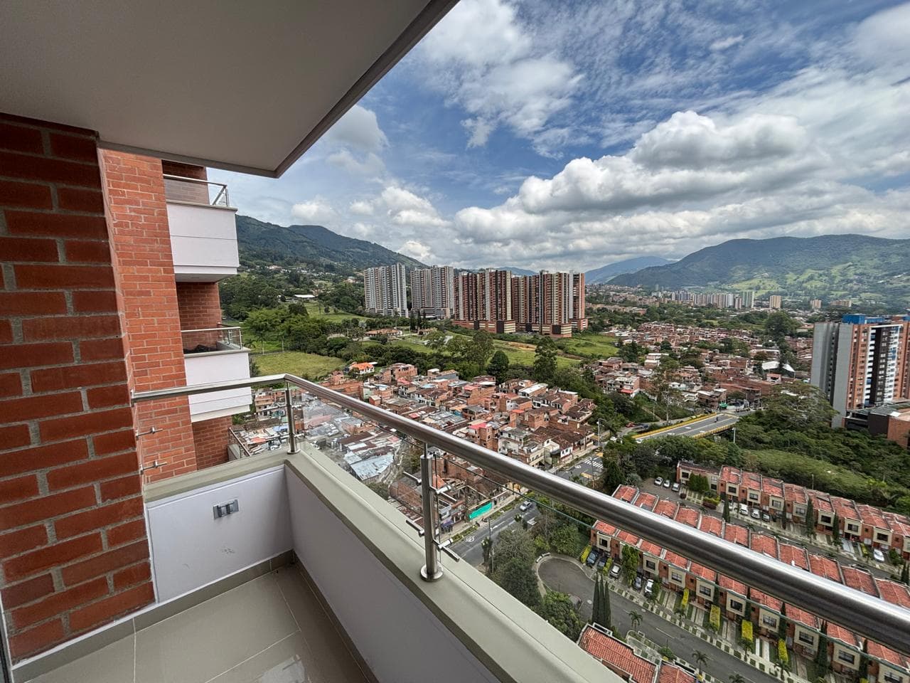 Apartamento en arriendo en La Estrella — foto 1 de 20