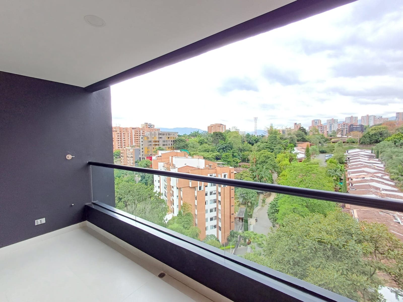 Apartamento en arriendo en Cumbres, Envigado — foto 2 de 19