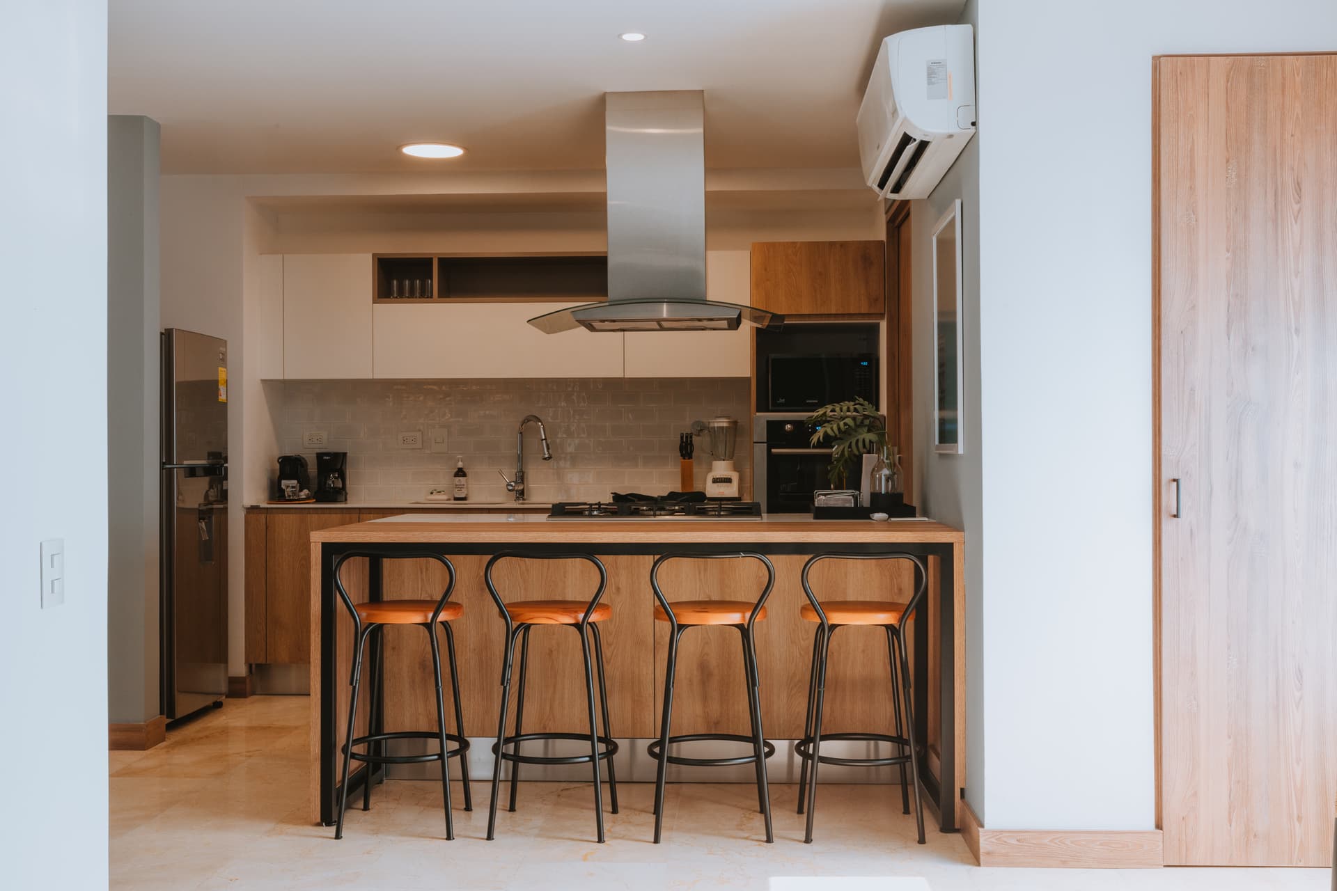 Apartamento en arriendo en Laureles, Medellín — foto 1 de 18