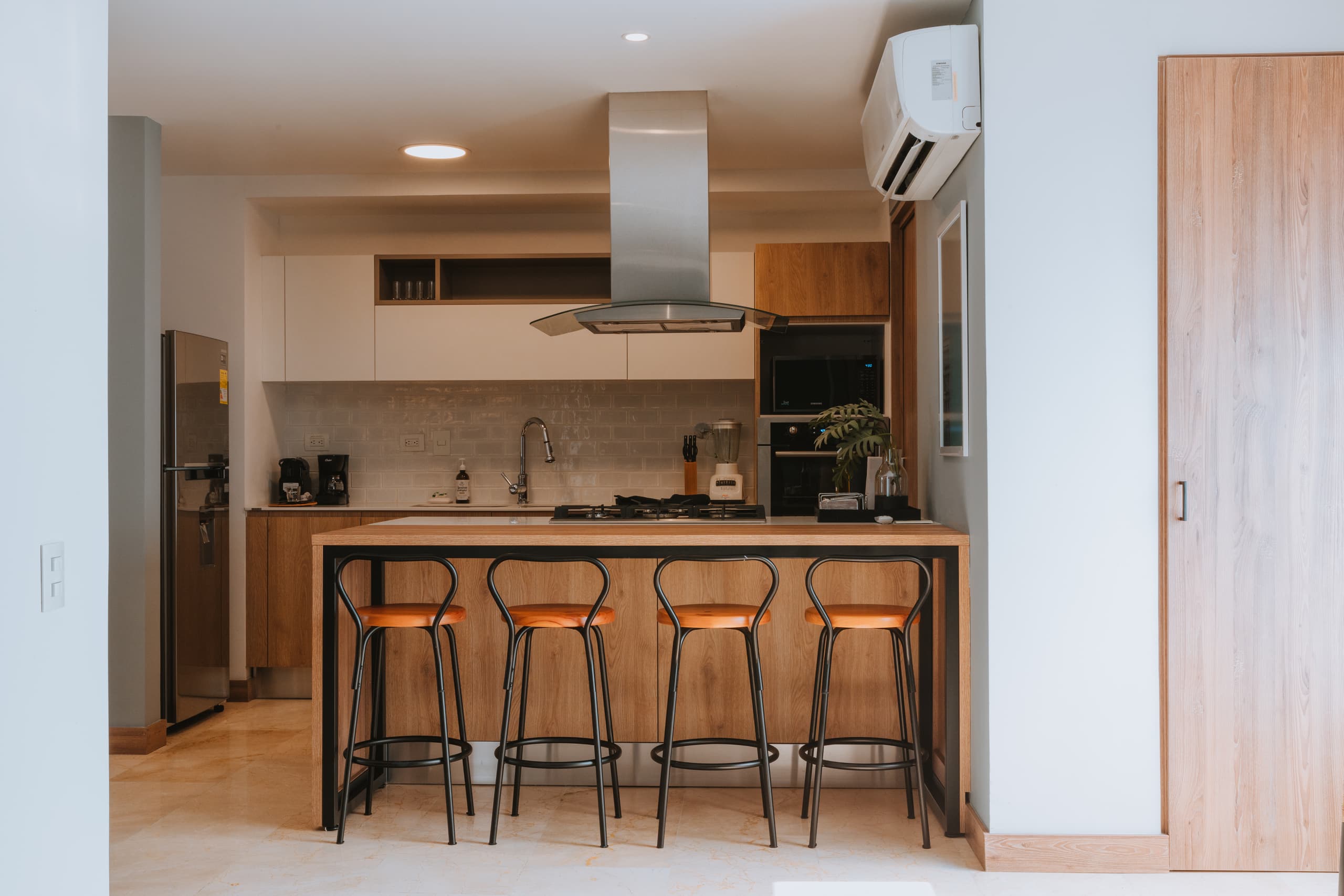 Apartamento en arriendo en Laureles, Medellín — foto 1 de 18