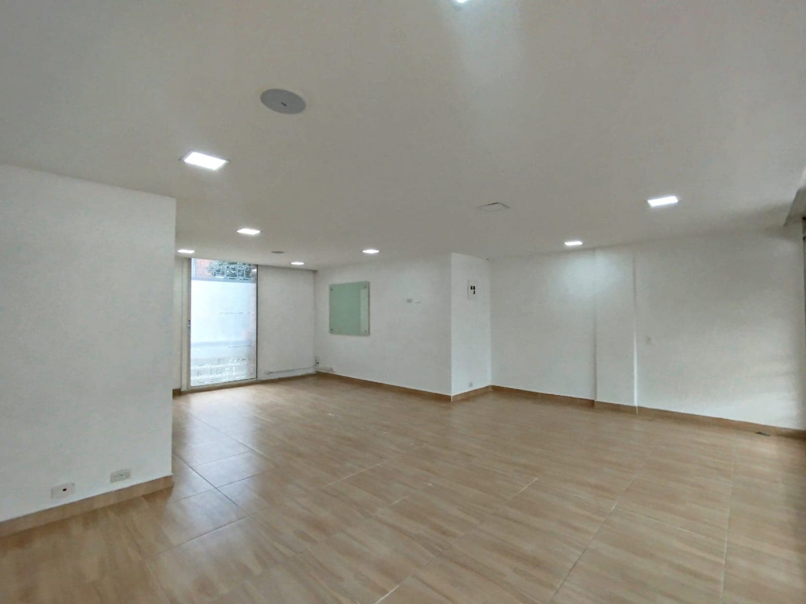 Oficina en arriendo en Nueva Villa Del Aburrá, Belen, Medellín — foto 3 de 12