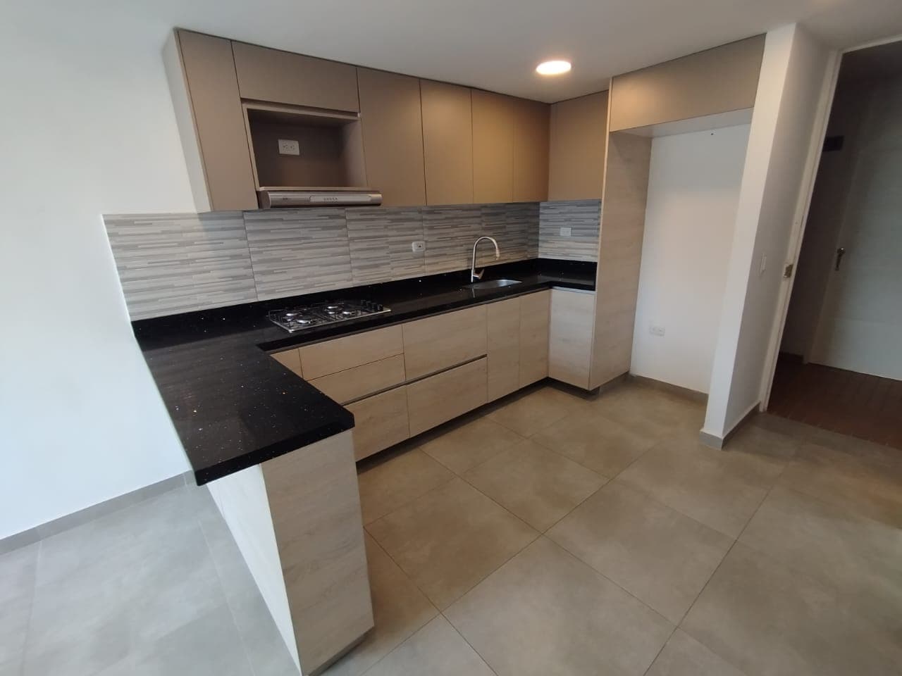 Apartamento en arriendo en Cañaveralejo, Sabaneta — foto 1 de 17