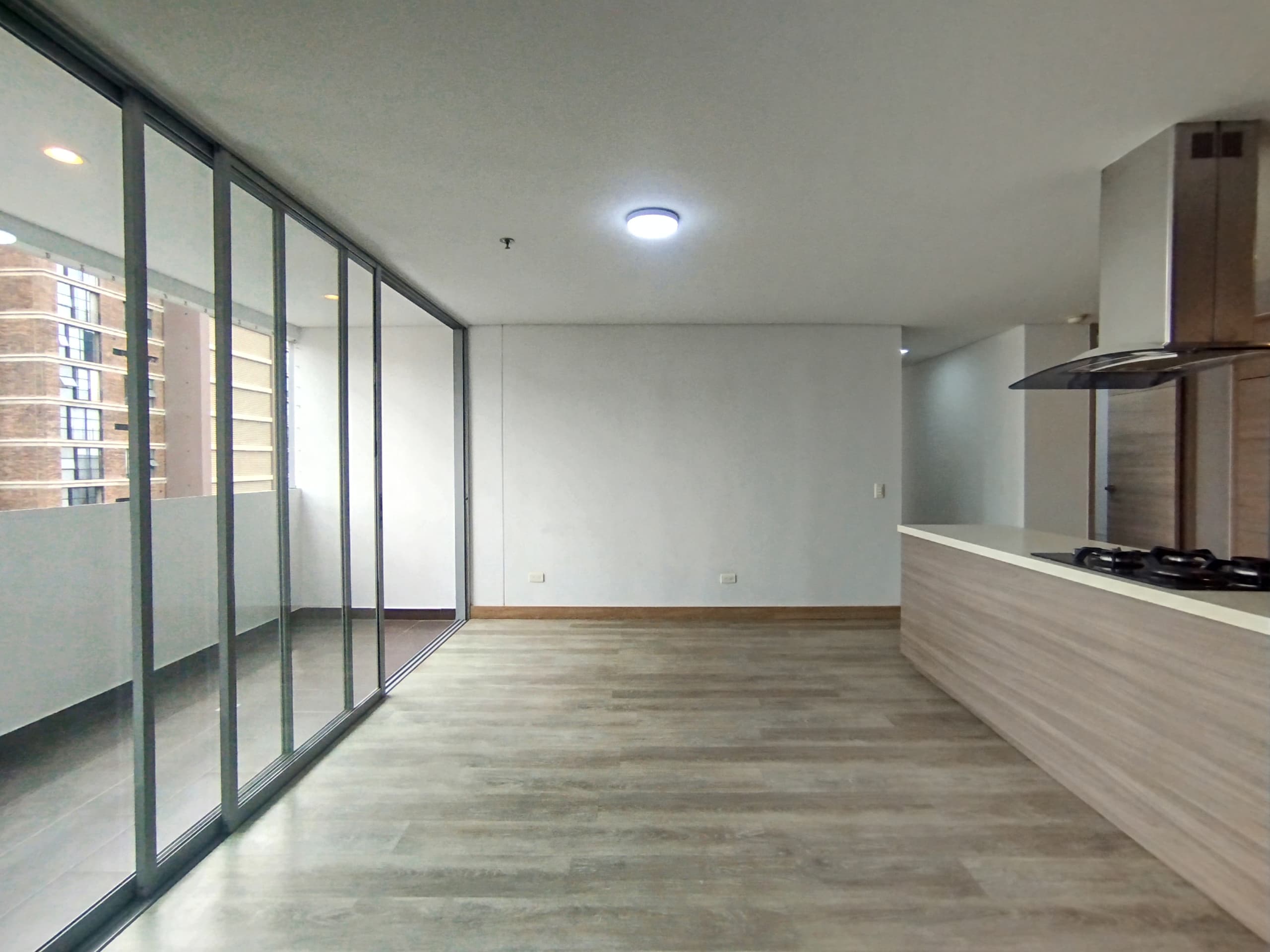 Apartamento en arriendo en Castropol, Poblado, Medellín — foto 4 de 20